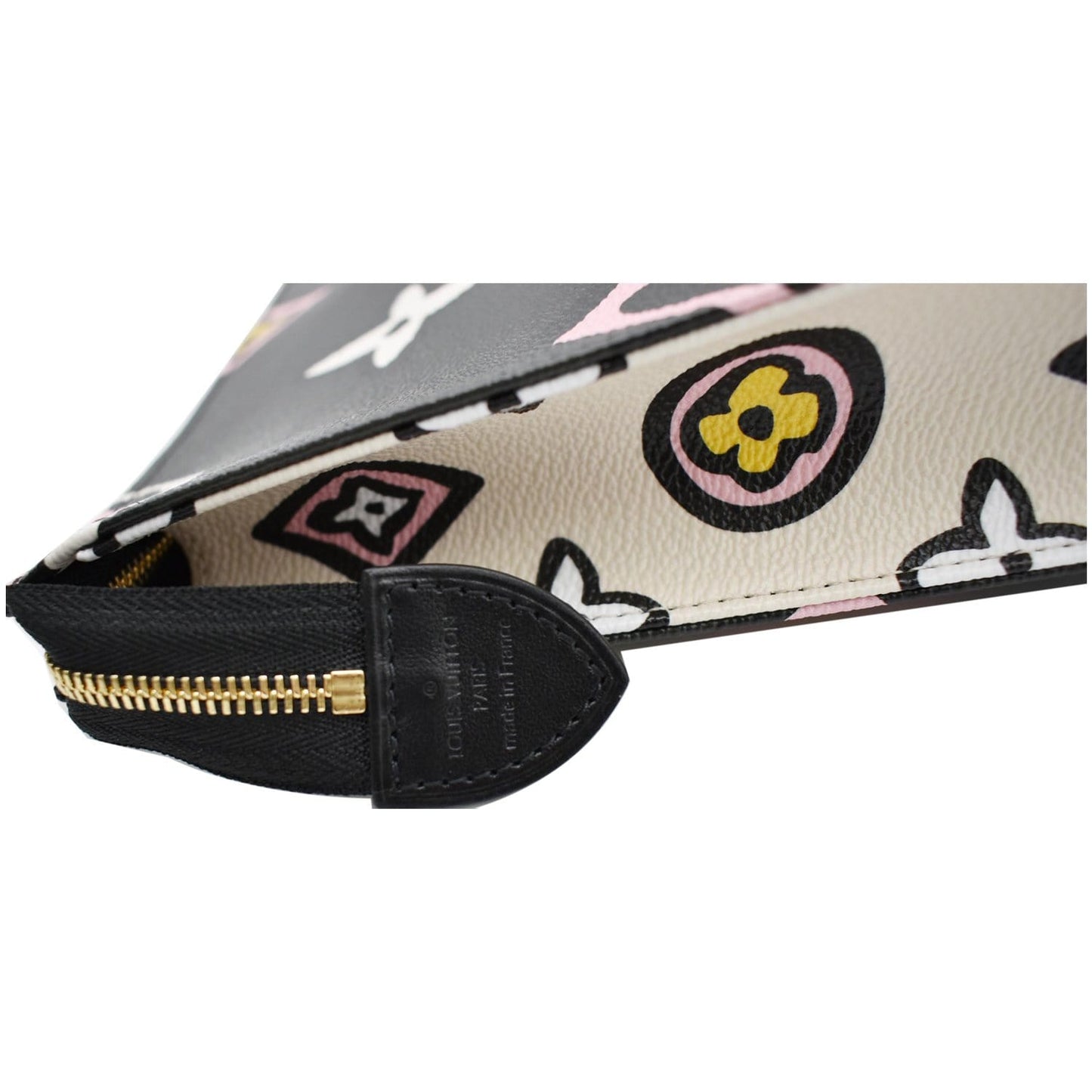 LOUIS VUITTON Wild At Heart Toiletry 26 Monogram Giant Cosmetics Pouch Black - 10% OFF