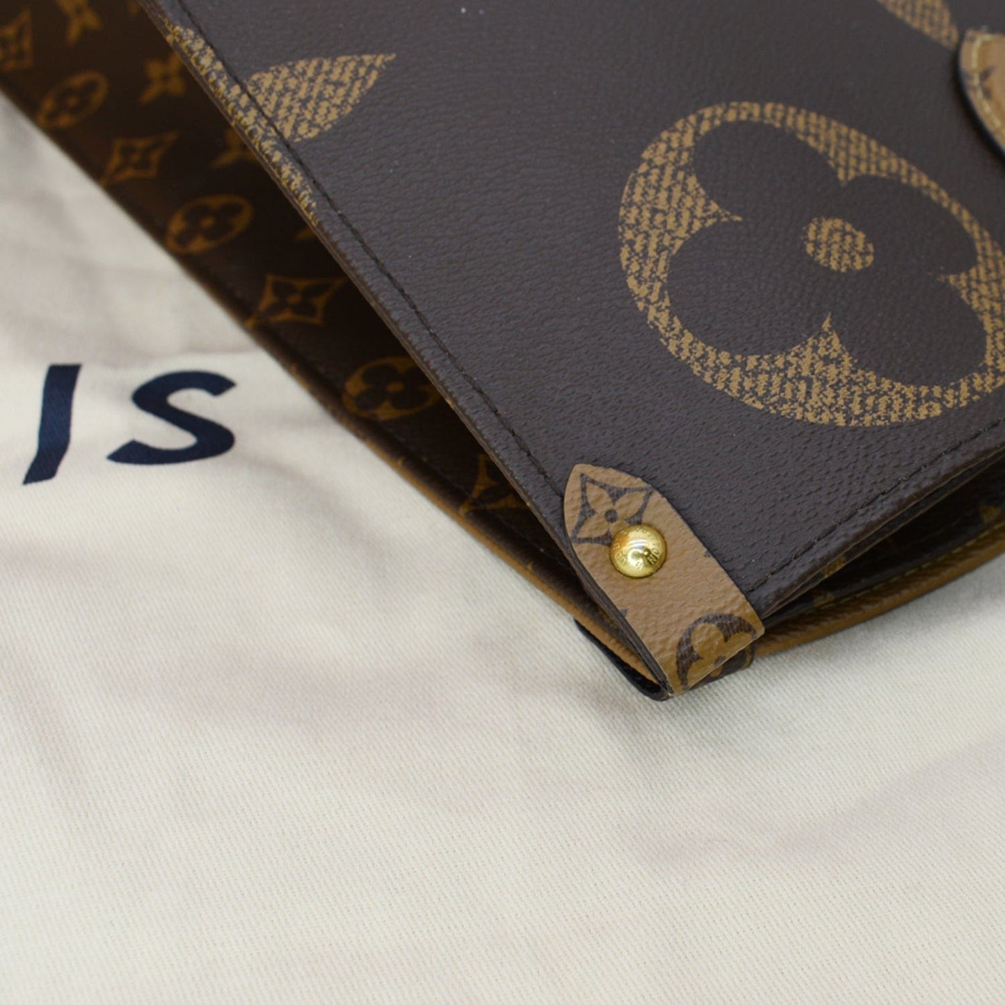 LOUIS VUITTON Onthego GM Giant Monogram Canvas Tote Shoulder Bag Brown