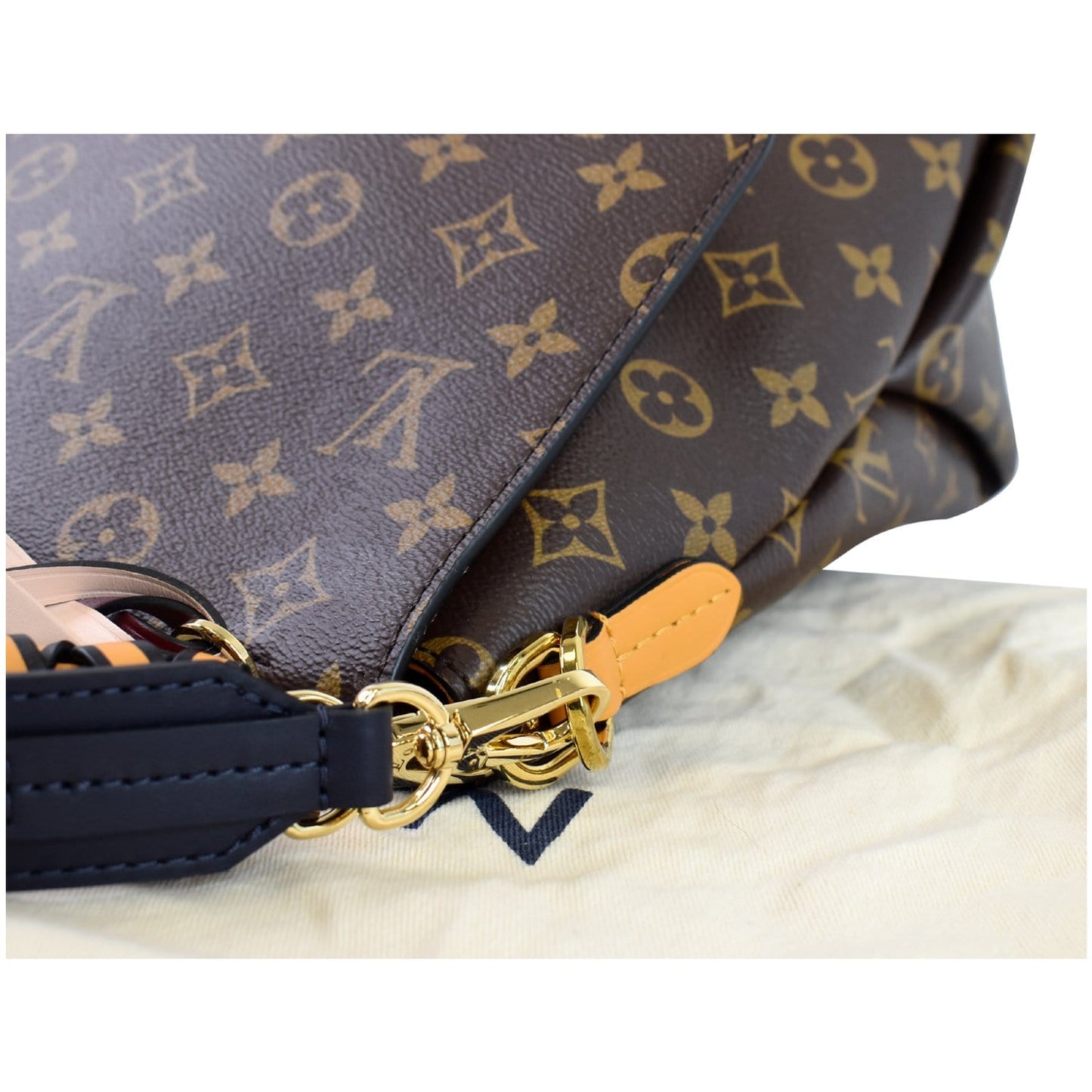 LOUIS VUITTON Beaubourg MM Monogram Canvas Shoulder Bag Brown