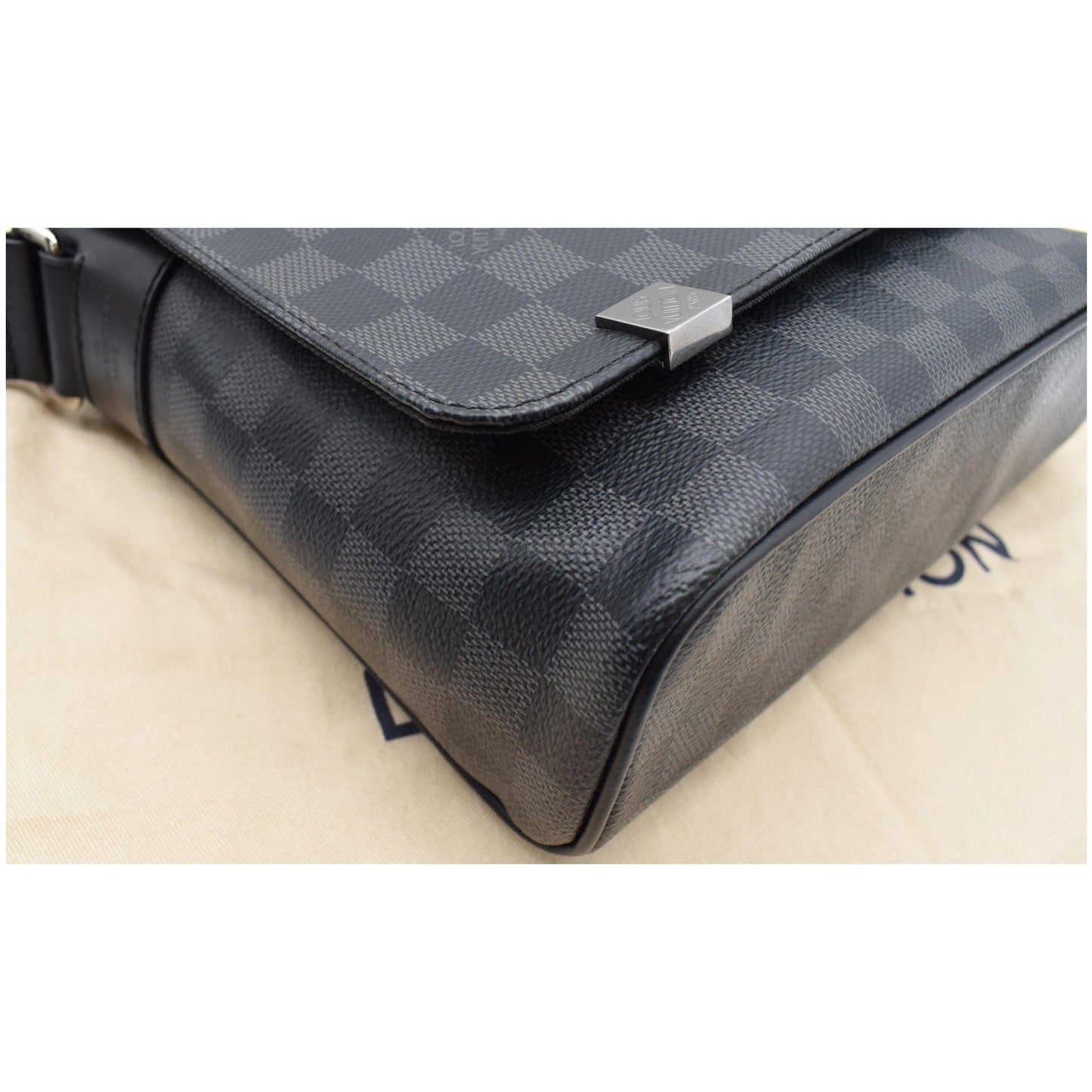 LOUIS VUITTON District PM Damier Graphite Messenger Bag Black