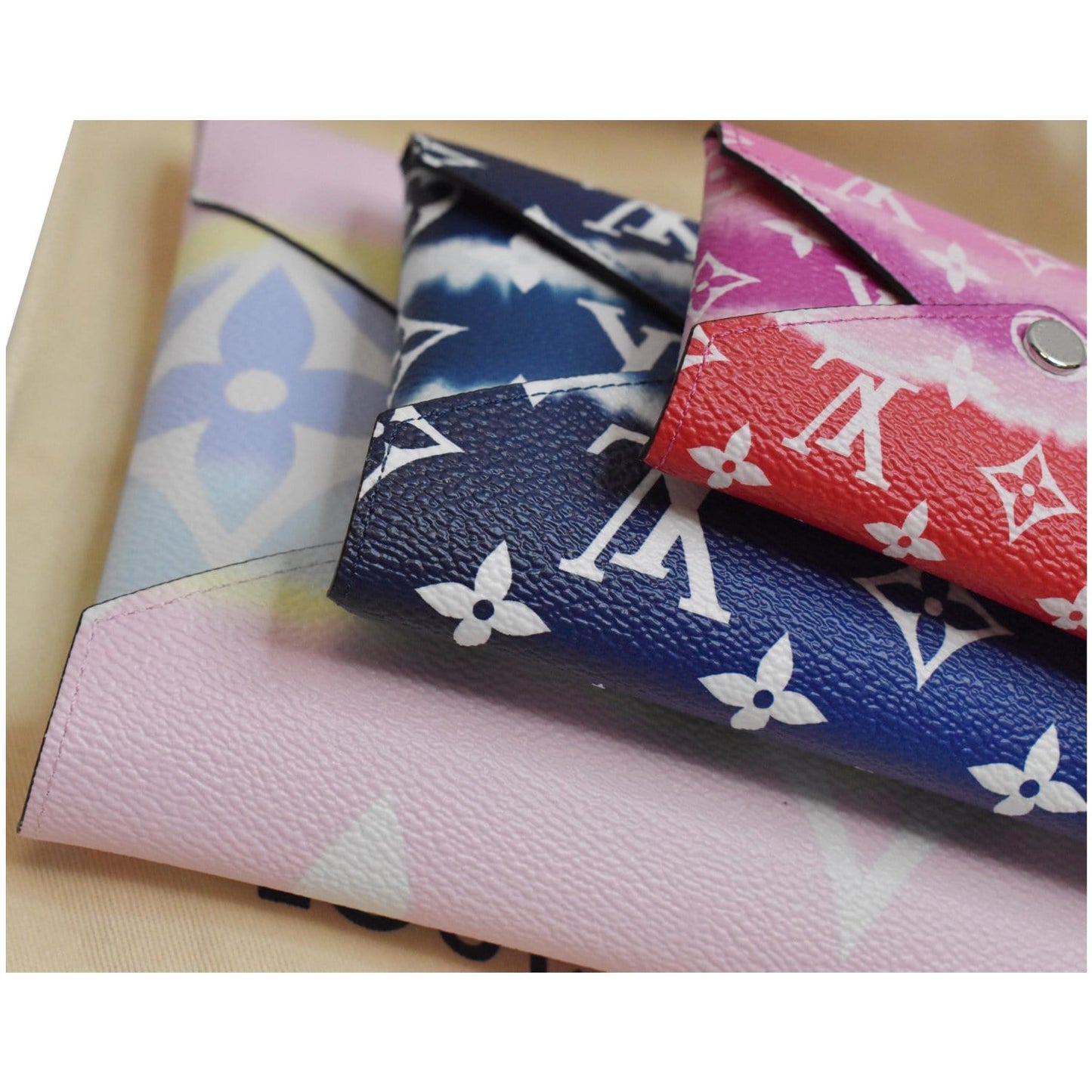 LOUIS VUITTON Summer Kirigami Pochette Set Monogram Escale Pastel/Blue/Red - 25% OFF