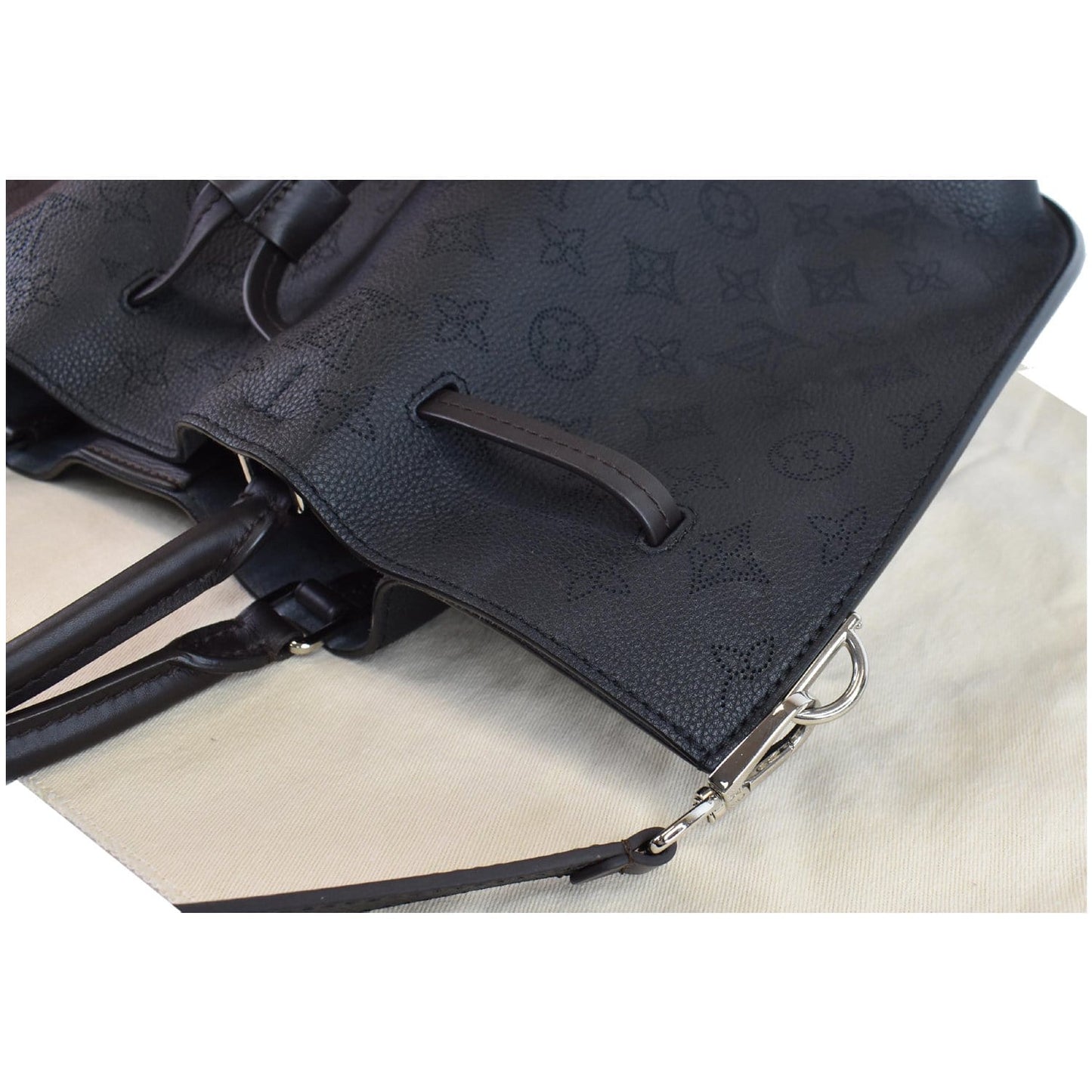 LOUIS VUITTON Girolata Monogram Mahina Leather Shoulder Bag Black