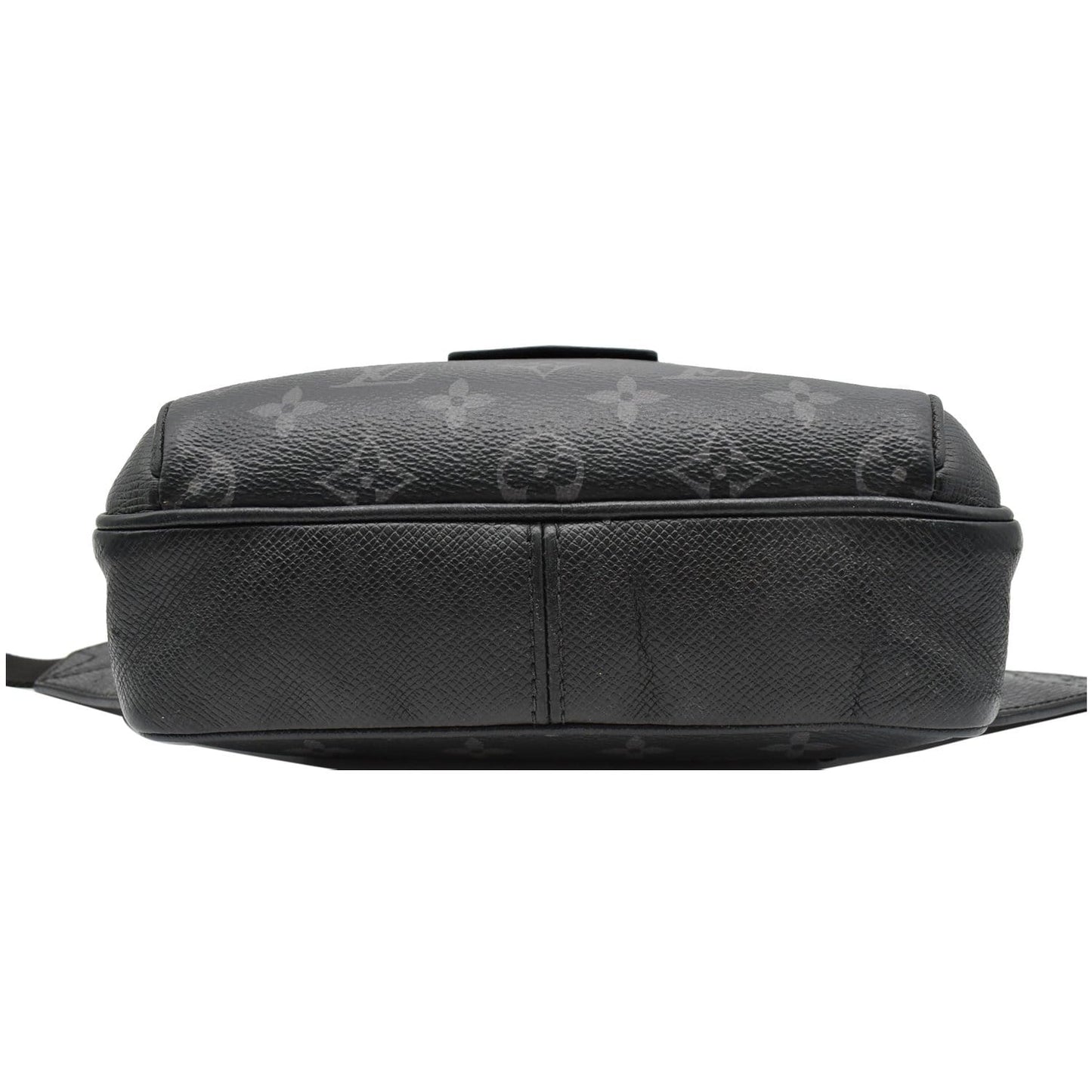 LOUIS VUITTON Outdoor Taiga Monogram eclipse Bumbag Black