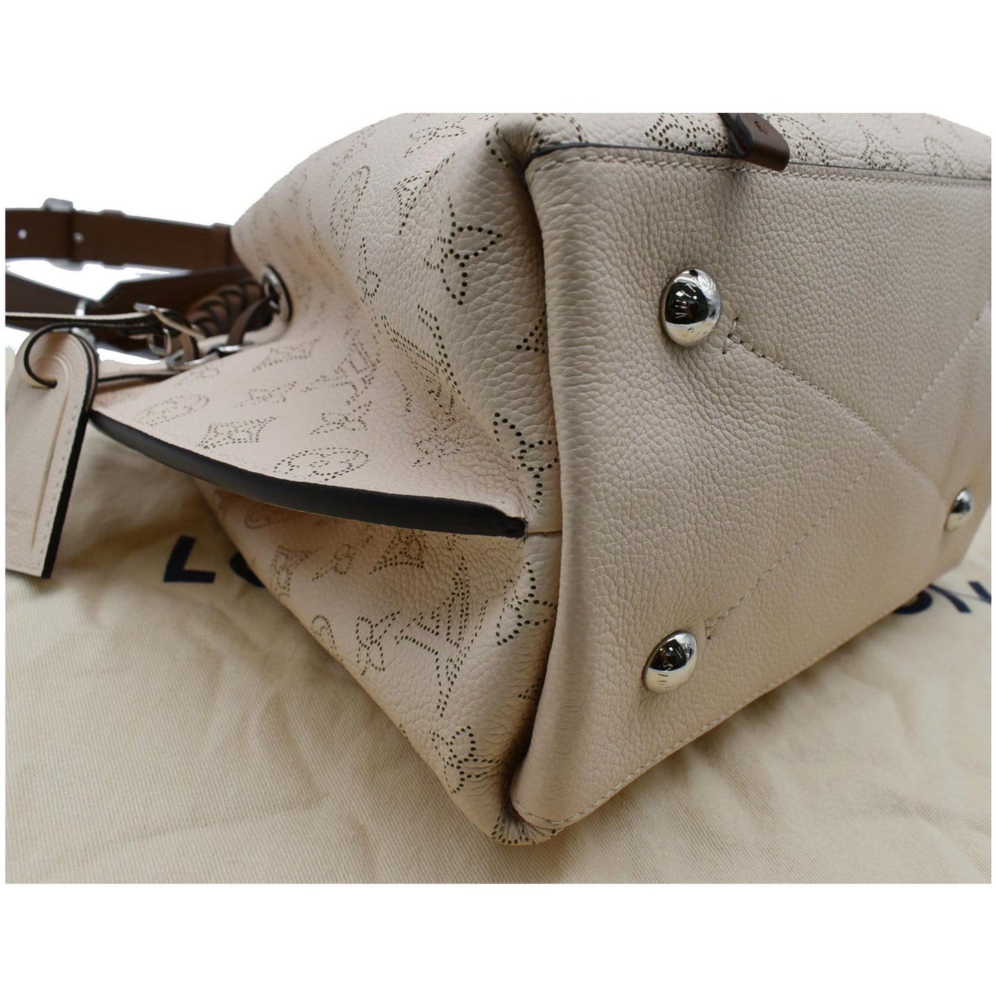 LOUIS VUITTON Muria Mahina Perforated Leather Shoulder Bag Cream - 10% OFF