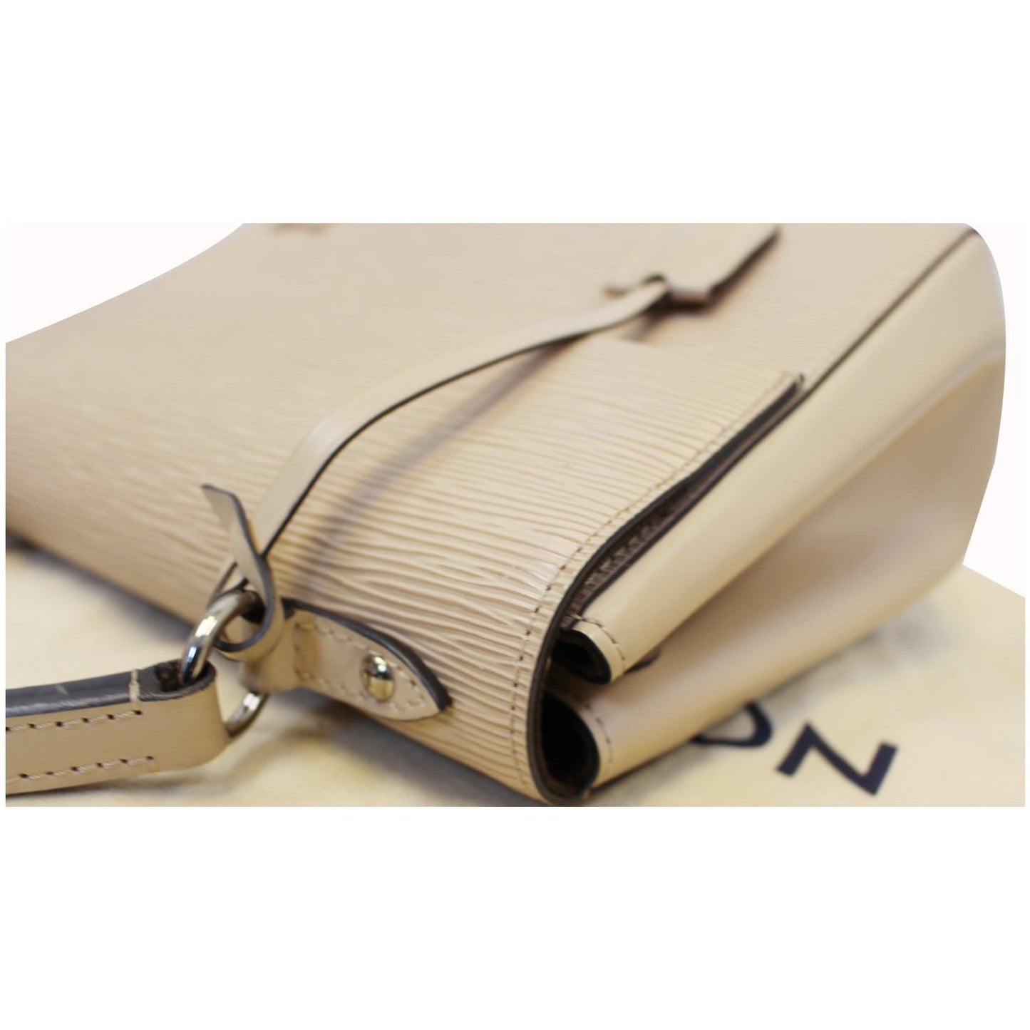 LOUIS VUITTON Cluny MM Epi Leather Shoulder Bag Dune