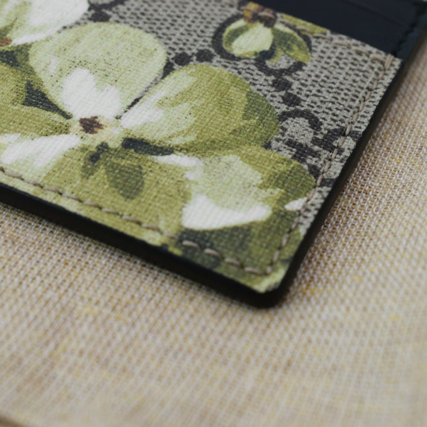 GUCCI Blooms GG Supreme Monogram Card Case Beige 409461