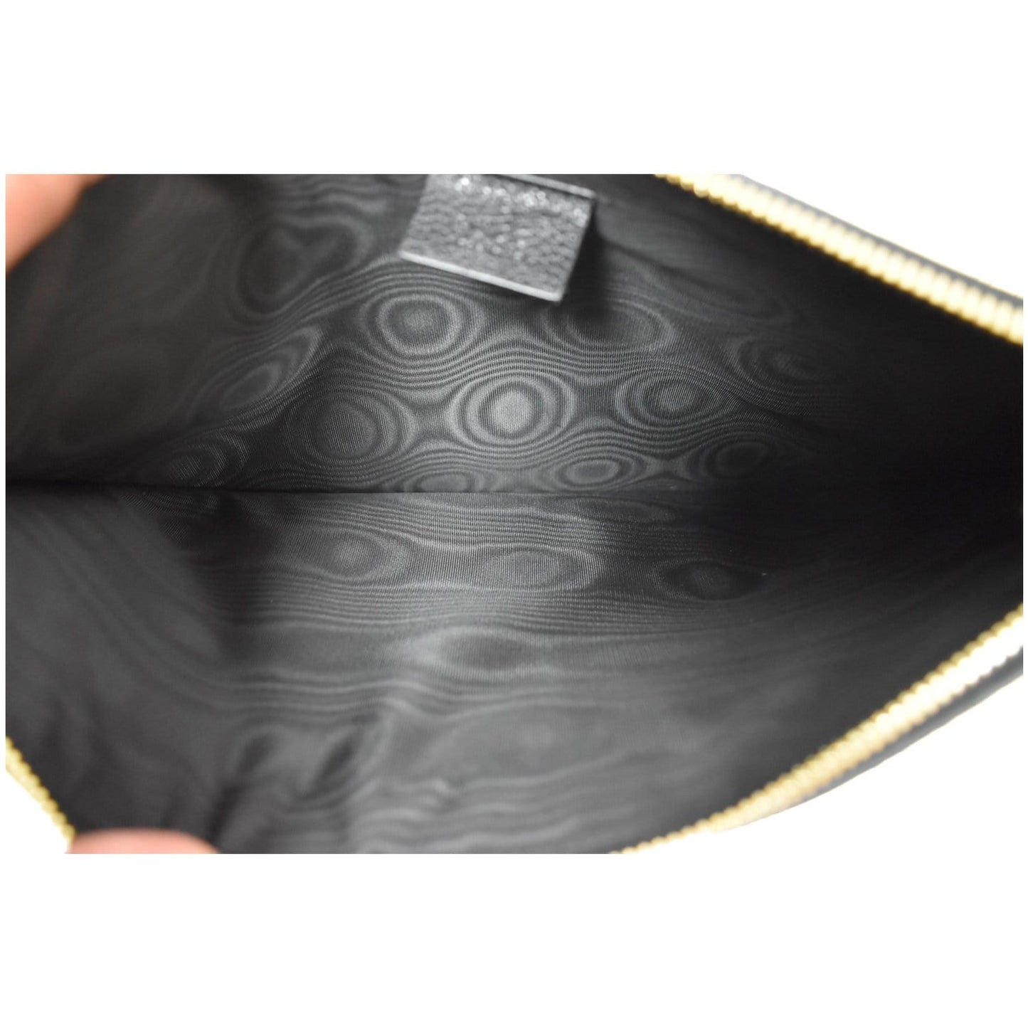 GUCCI Zumi Grainy Leather Pouch Black 570728 - 25% OFF