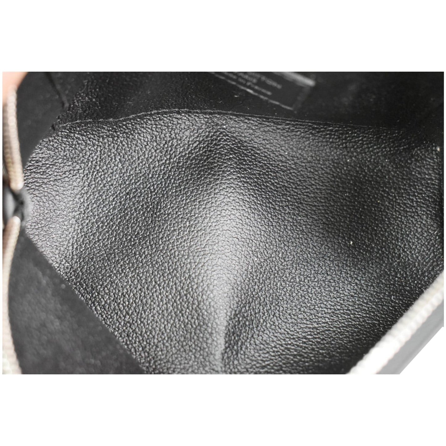 LOUIS VUITTON Epi Leather Pochette Cosmetic Pouch Black