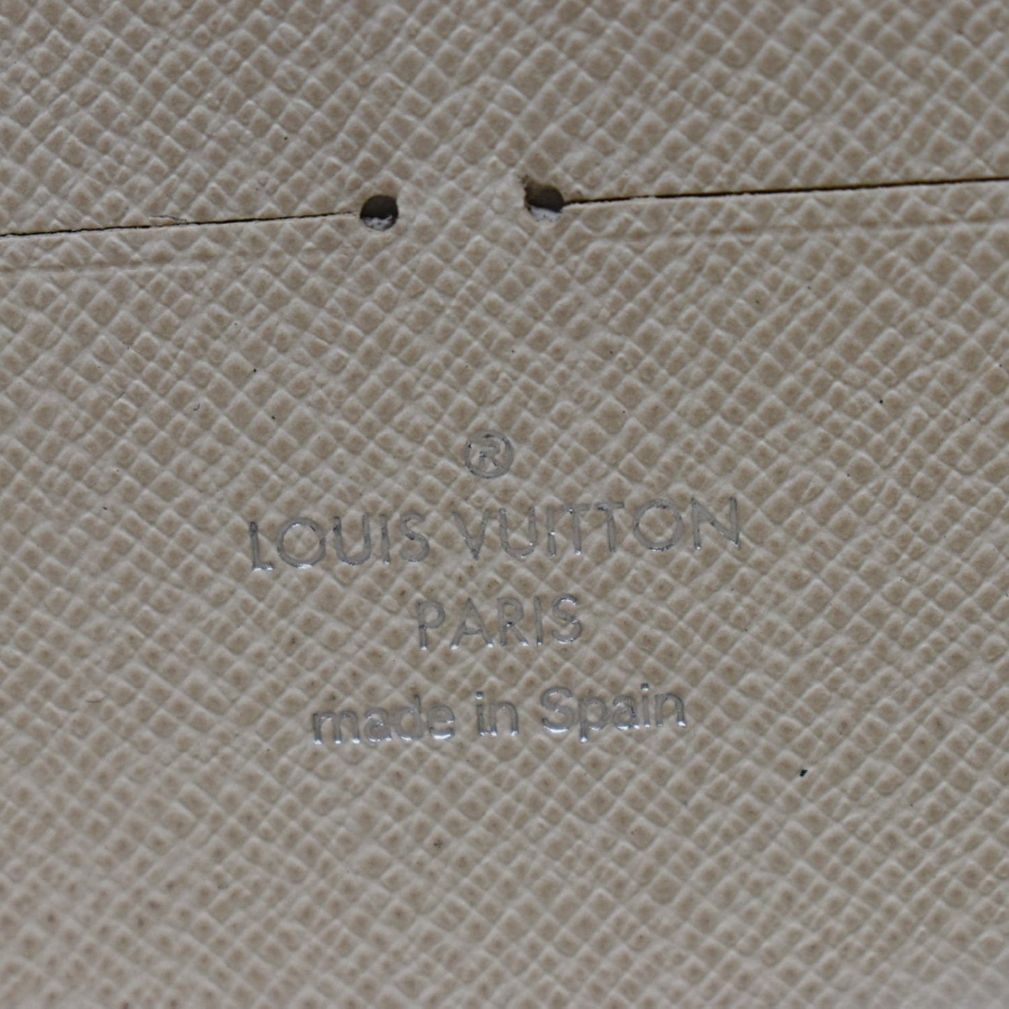 LOUIS VUITTON Epi Leather Zippy Wallet Ivory