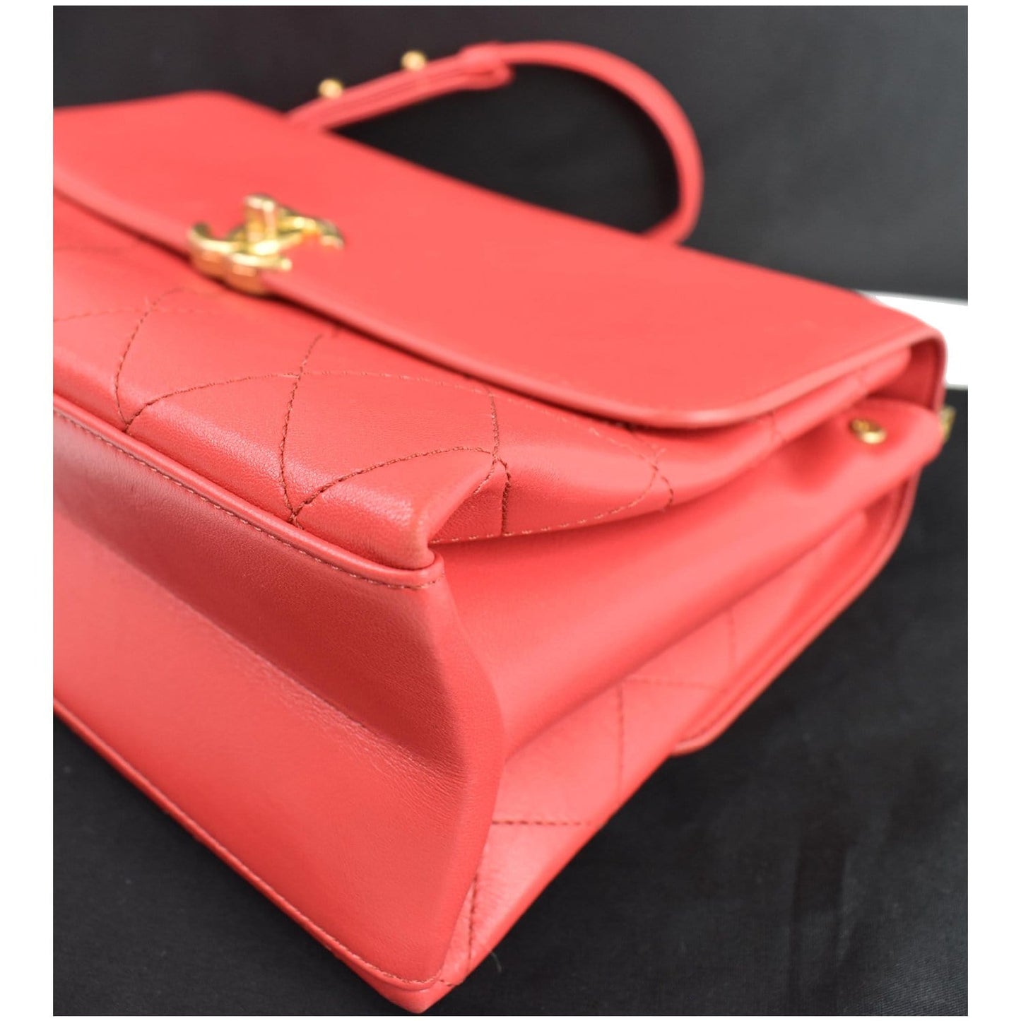 CHANEL Coco Luxe Medium Flap Lambskin Shoulder Bag Red