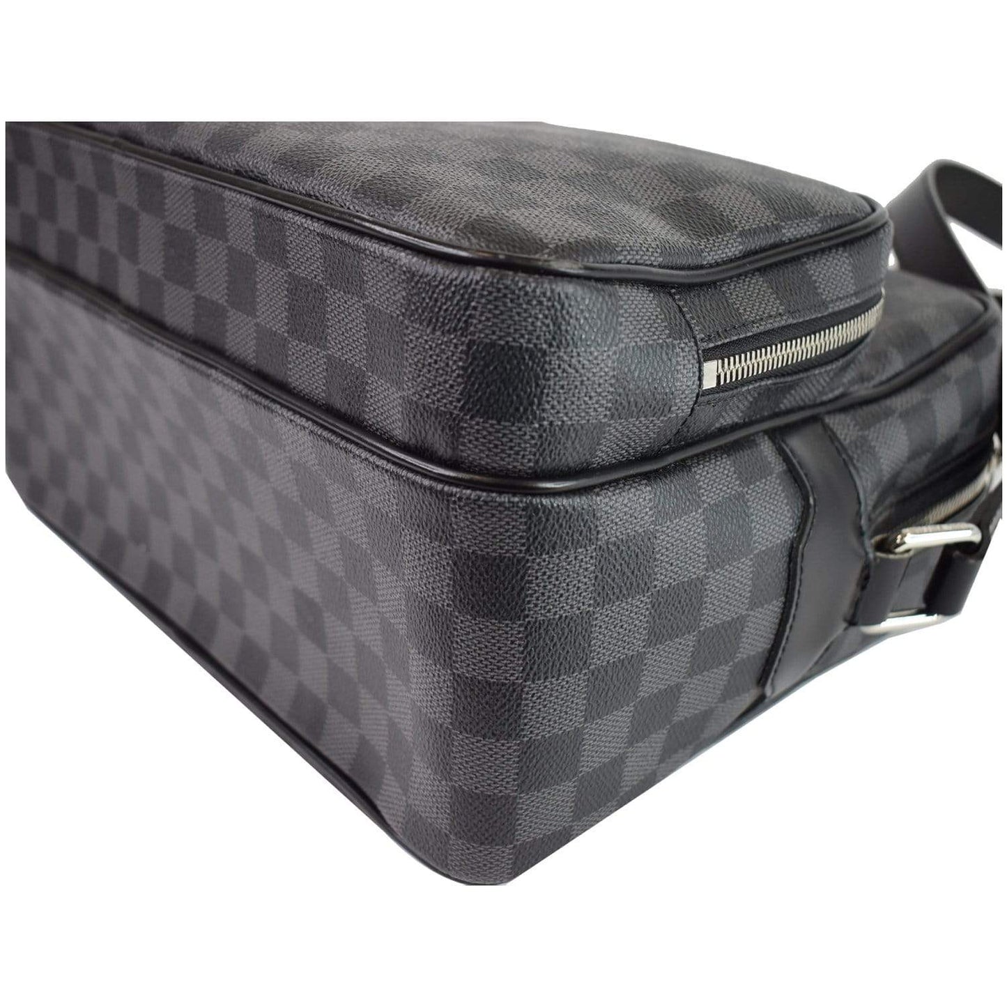 LOUIS VUITTON Sac Leoh Damier Graphite Messenger Bag Black - 20% OFF