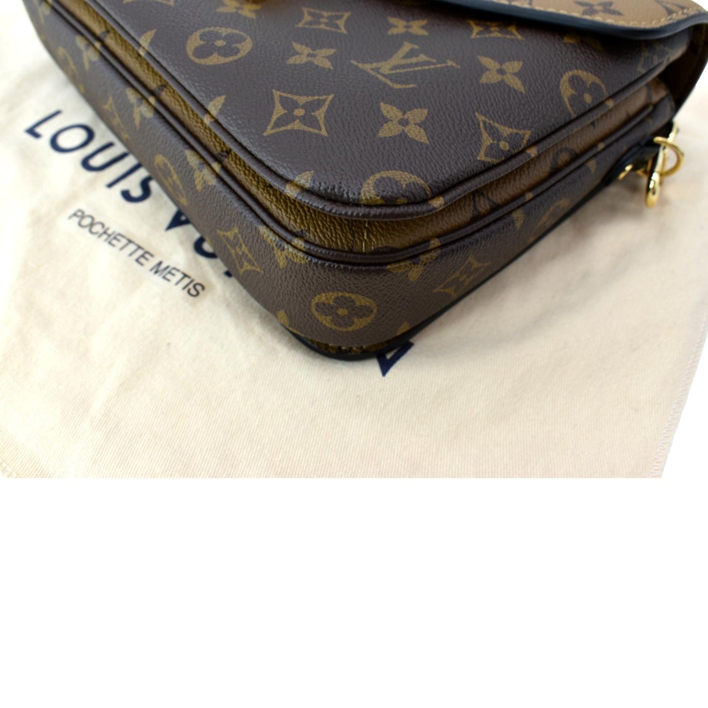 LOUIS VUITTON Metis Pochette Reverse Monogram Canvas Crossbody Bag Brown