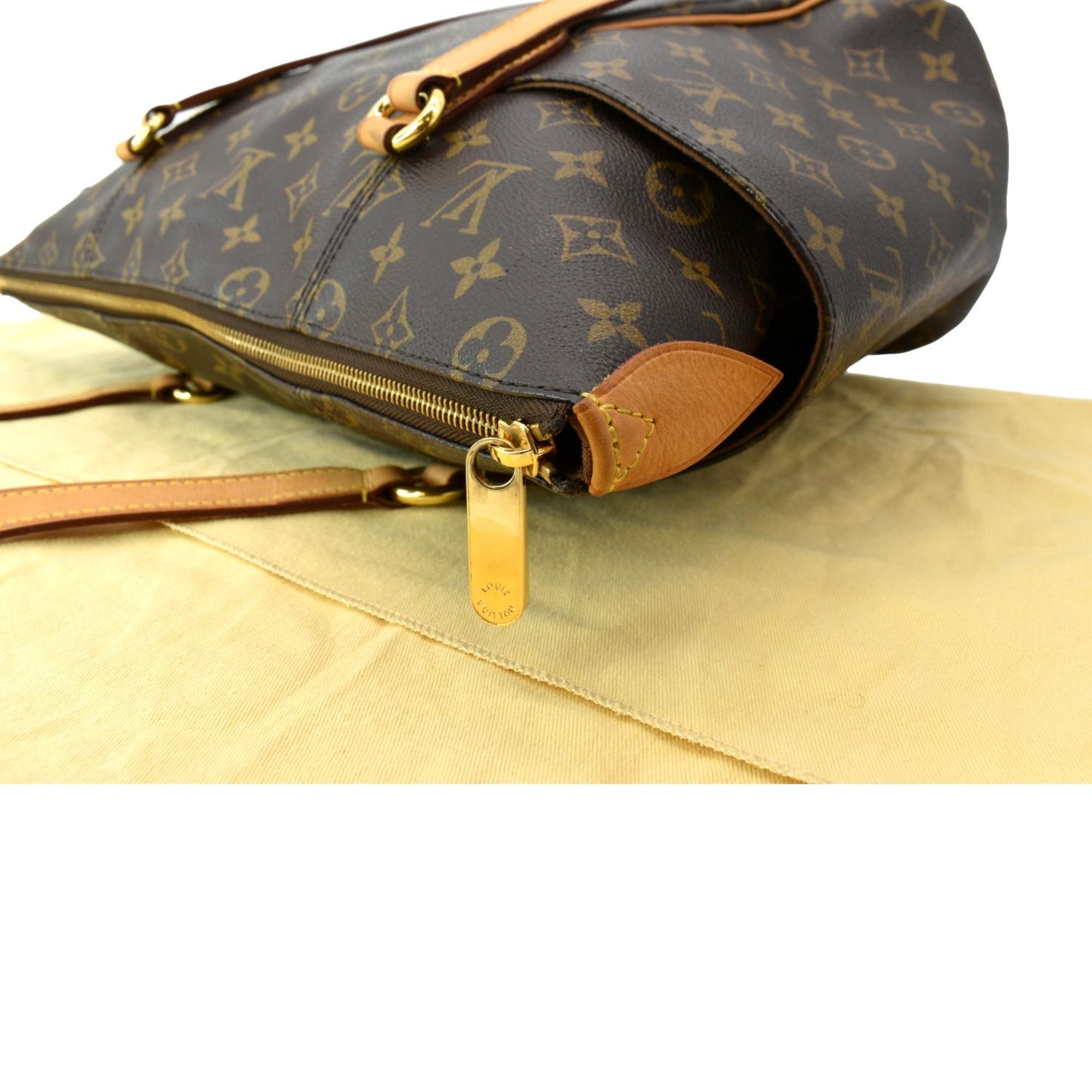 LOUIS VUITTON Totally MM Monogram Canvas Shoulder Bag Brown