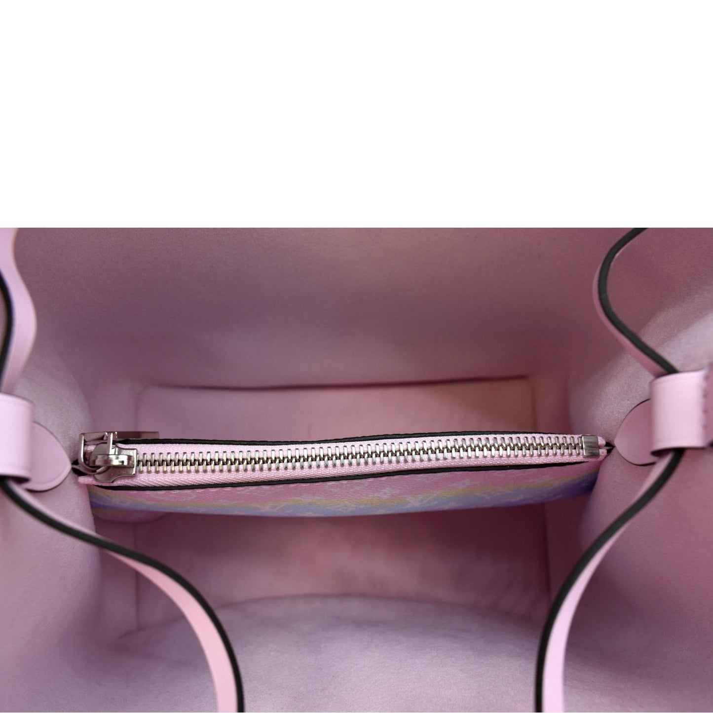 LOUIS VUITTON Escale Neonoe MM Monogram Shoulder Bag Pastel Pink