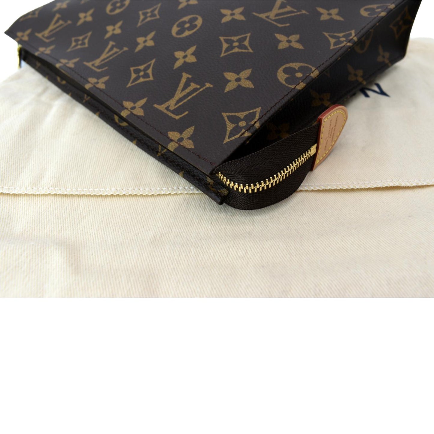 LOUIS VUITTON Toiletry 26 Monogram Canvas Cosmetic Pouch Brown
