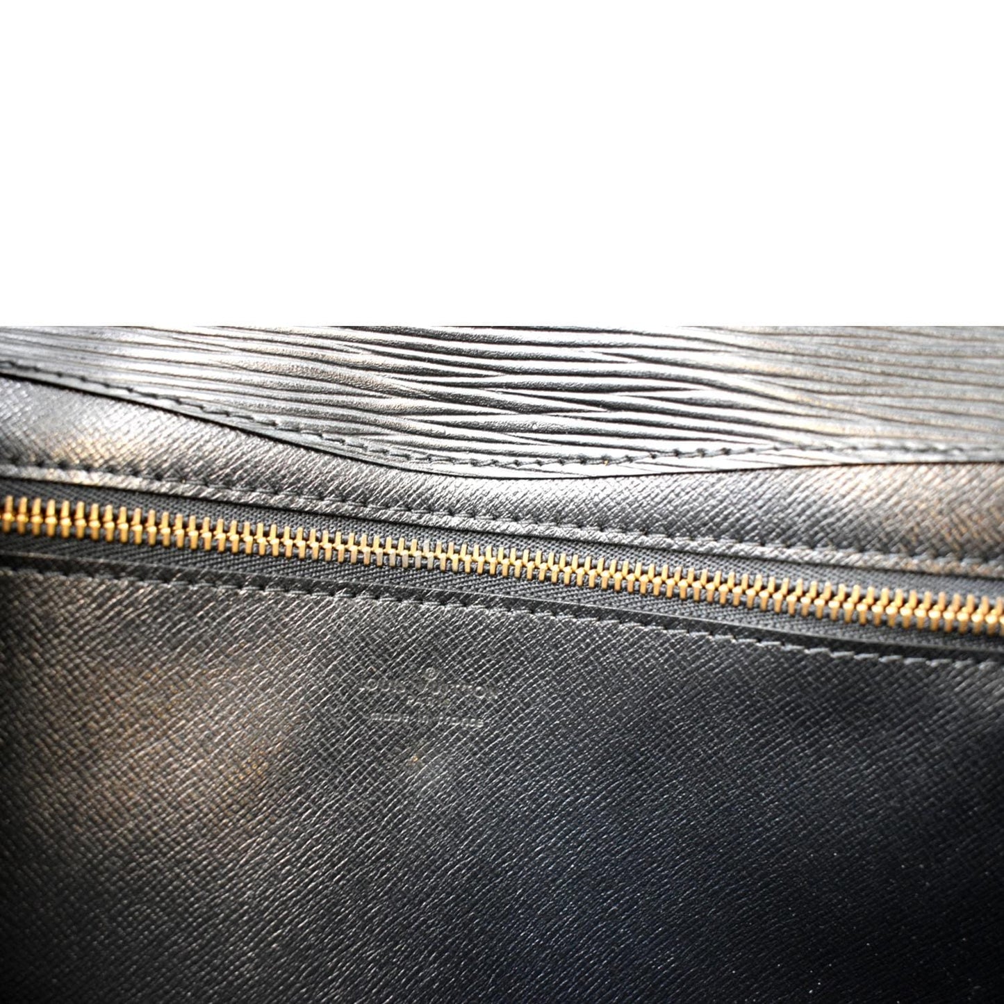 LOUIS VUITTON Montaigne Pochette Epi Leather Clutch Bag Black