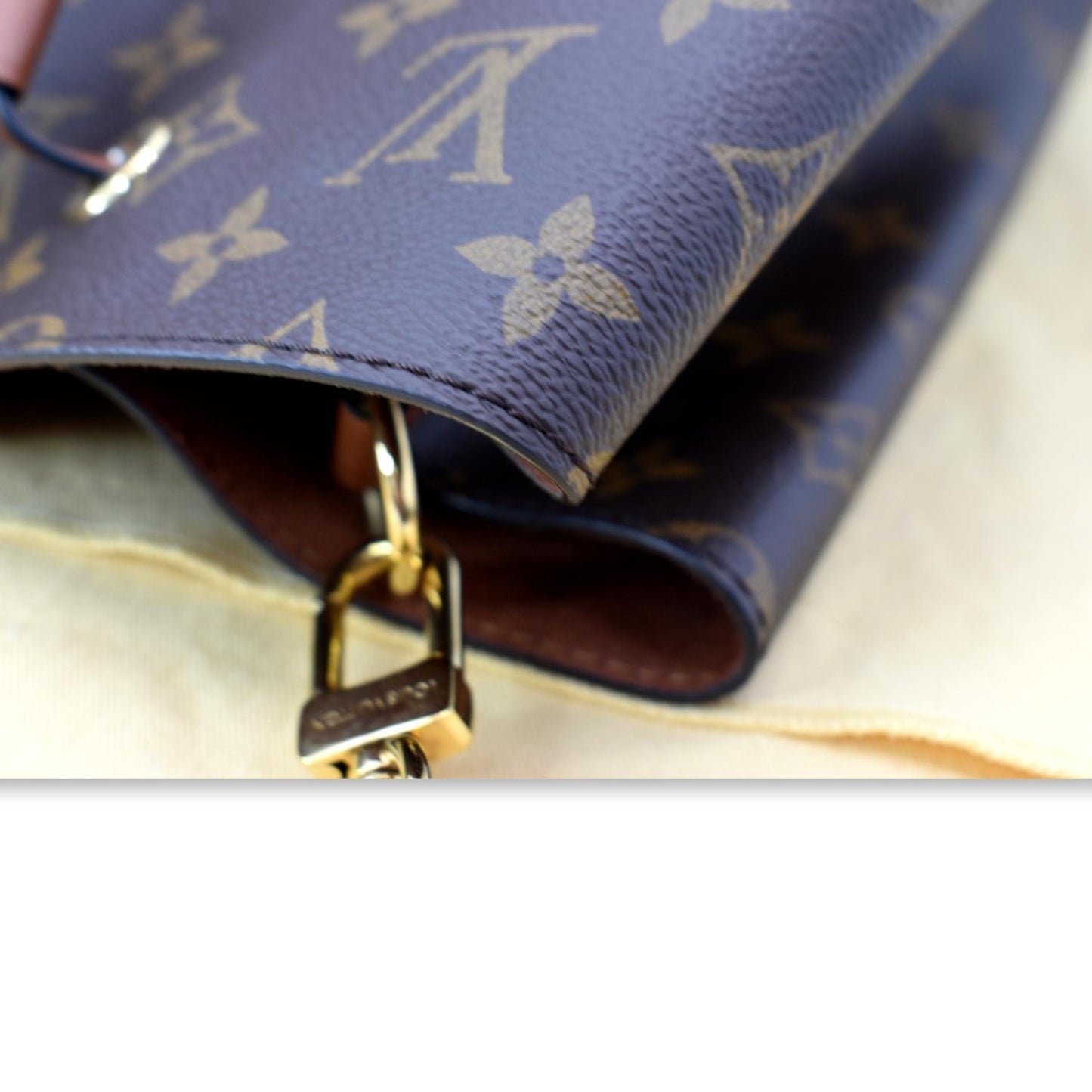 LOUIS VUITTON Neonoe Monogram Canvas Shoulder Bag Brown