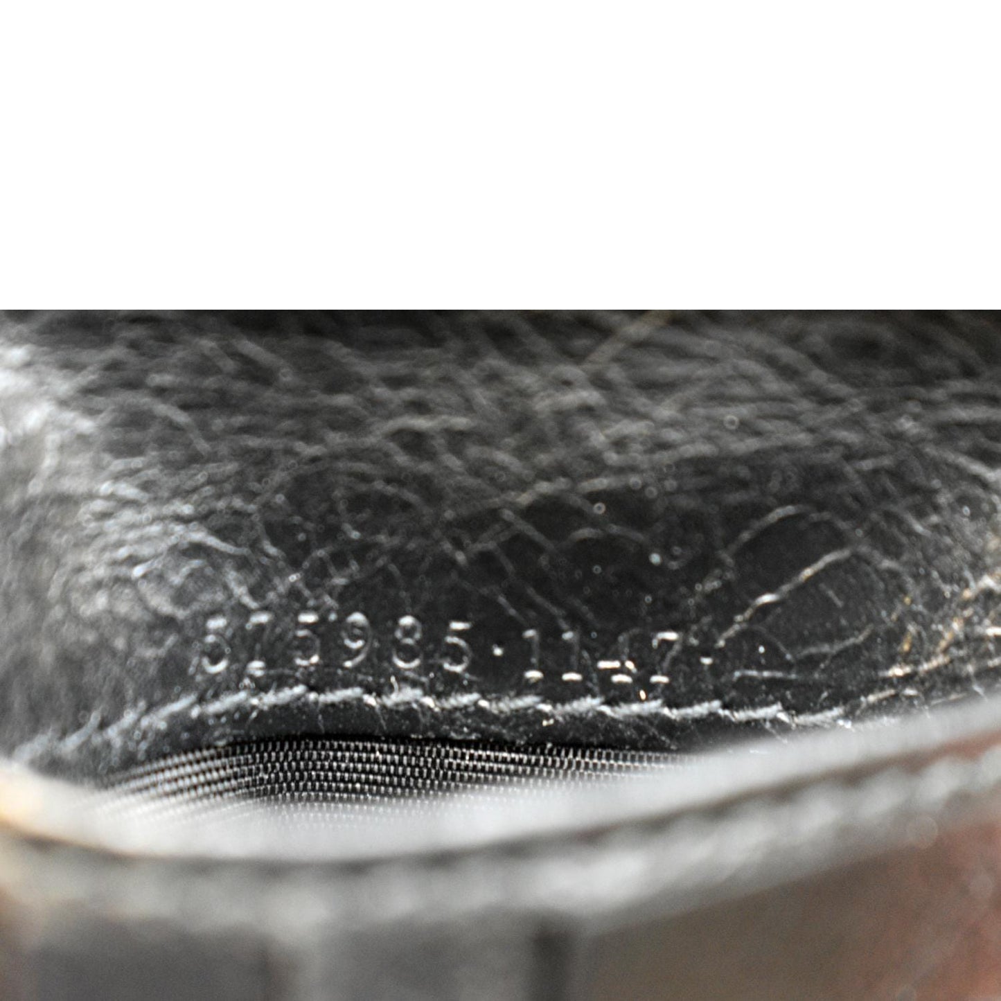 GUCCI Interlocking G Bi-Fold Calfskin Leather Wallet Black 575985