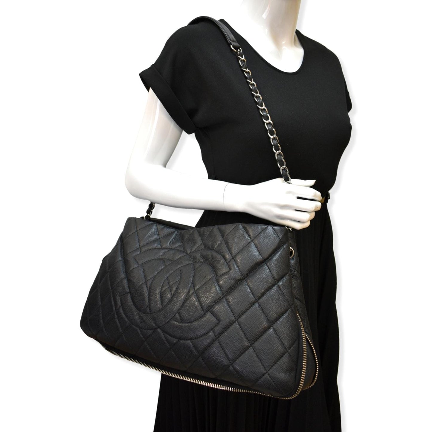 CHANEL Expandable Zip Around Caviar Quilted Tote Shoulder Bag Black