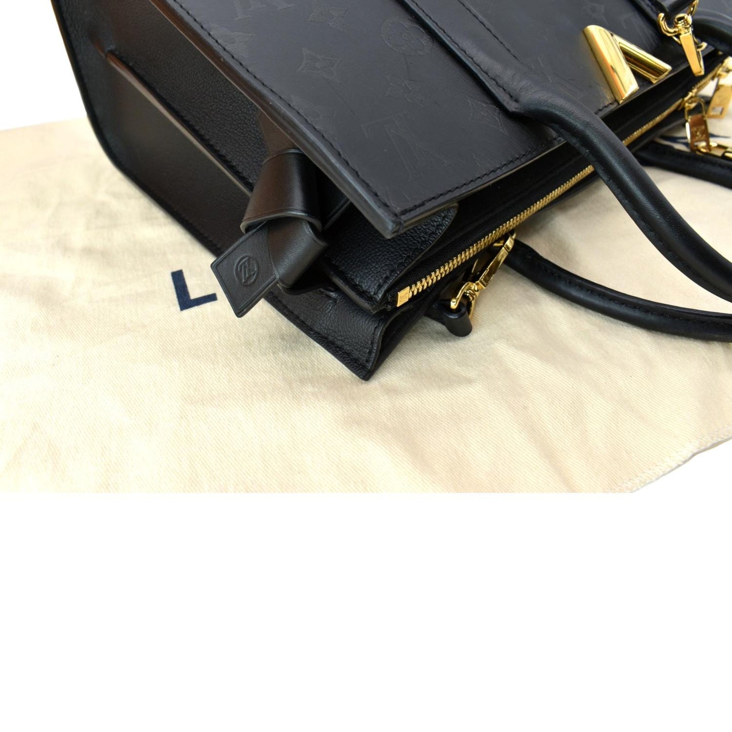 LOUIS VUITTON Very Tote MM Monogram Cuir Plume Shoulder Bag Noir Black
