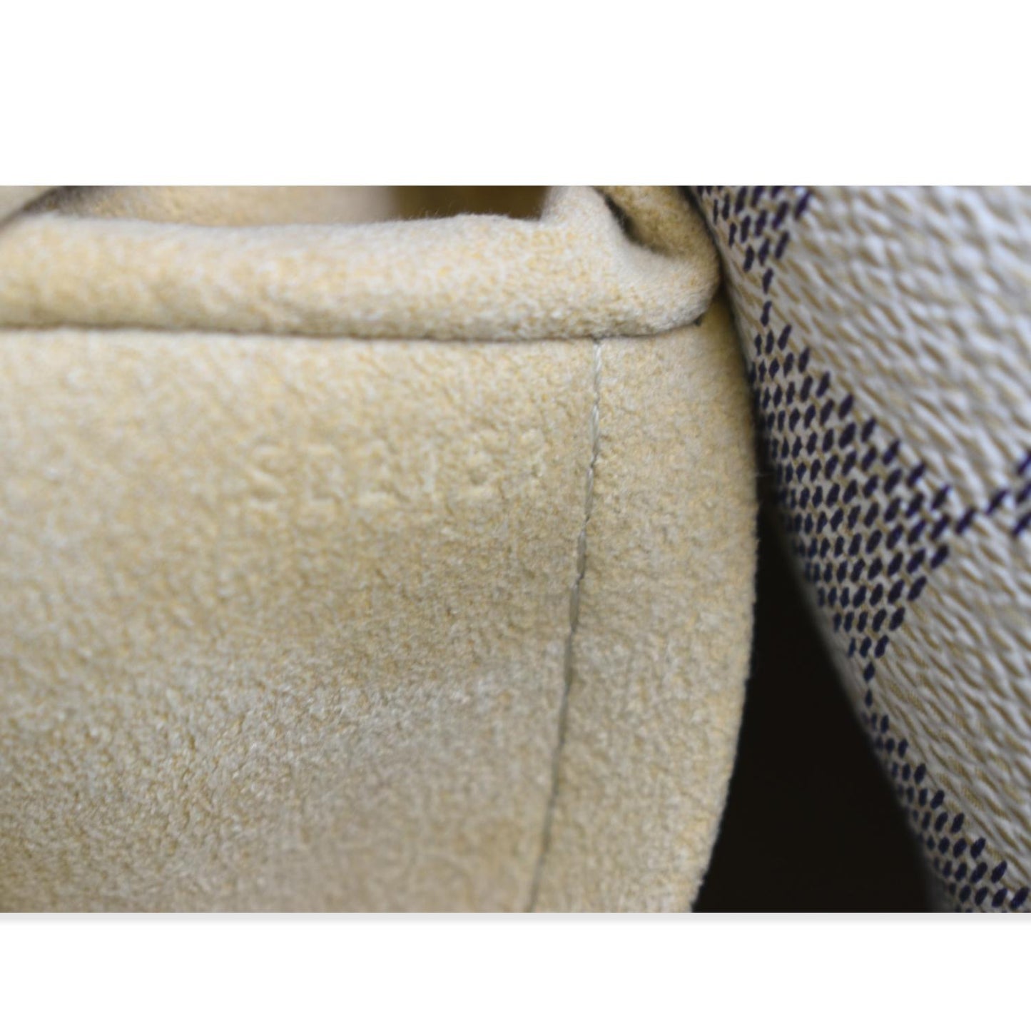 LOUIS VUITTON Artsy MM Damier Azur  Hobo Bag White