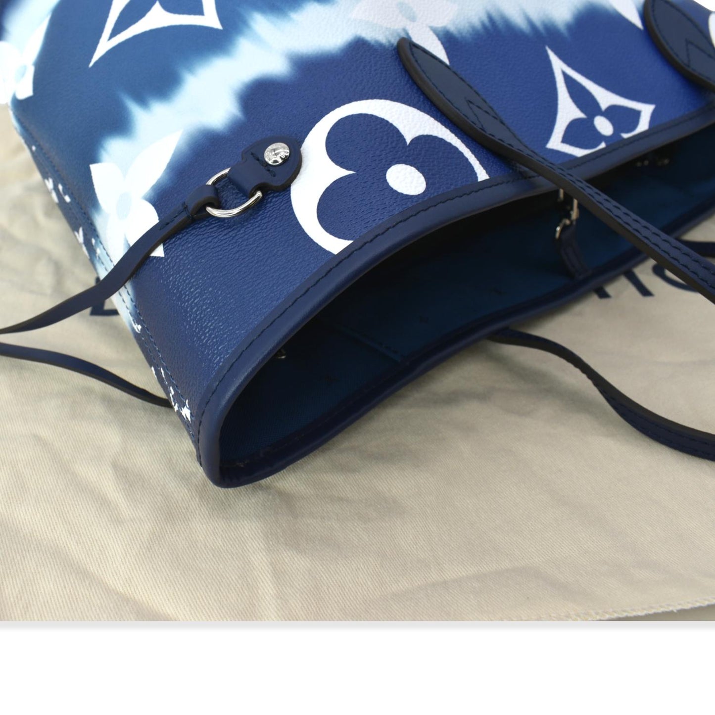 LOUIS VUITTON Neverfull LV Escale MM Monogram Shoulder Bag Blue