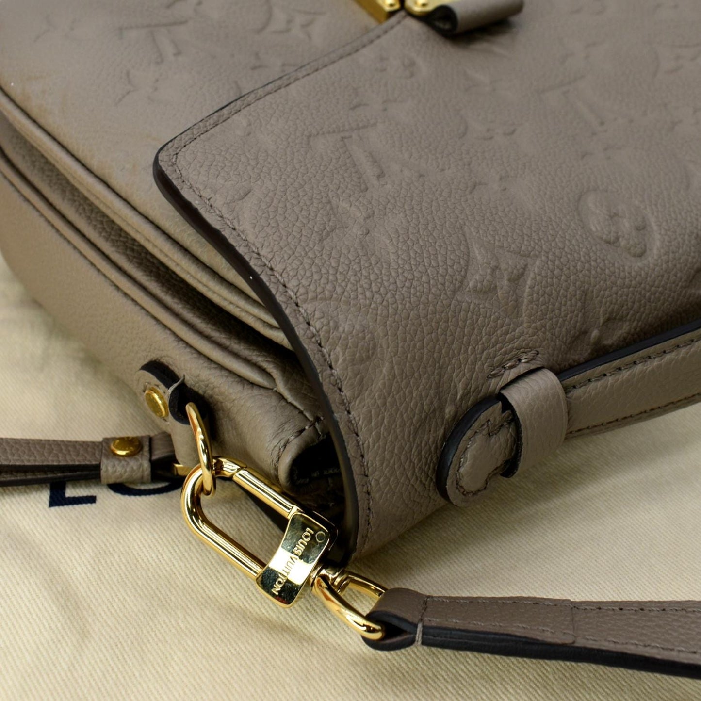 LOUIS VUITTON  Metis Pochette Empreinte Leather Crossbody Bag Taupe