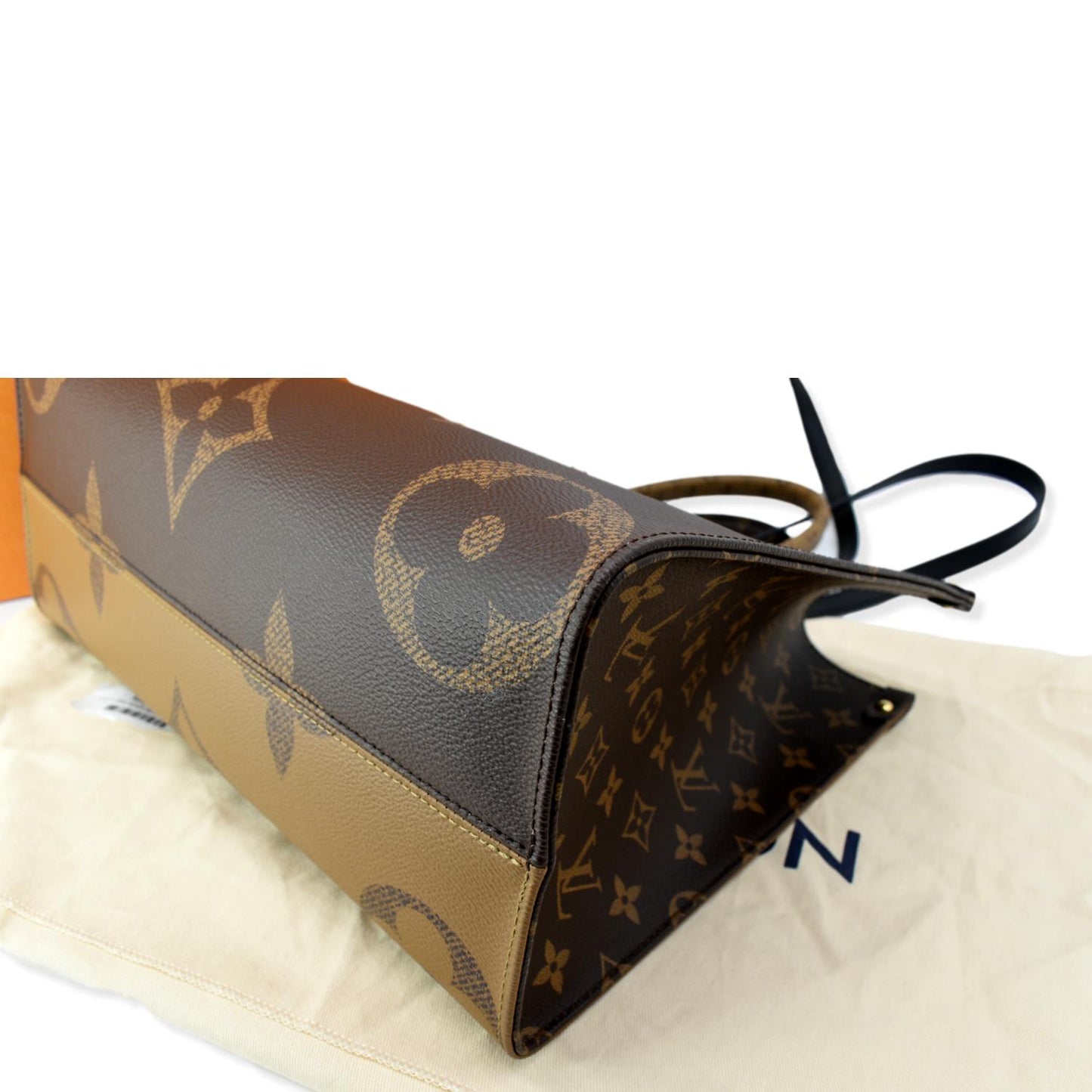 LOUIS VUITTON Onthego MM Giant Monogram Canvas Tote Shoulder Bag Brown