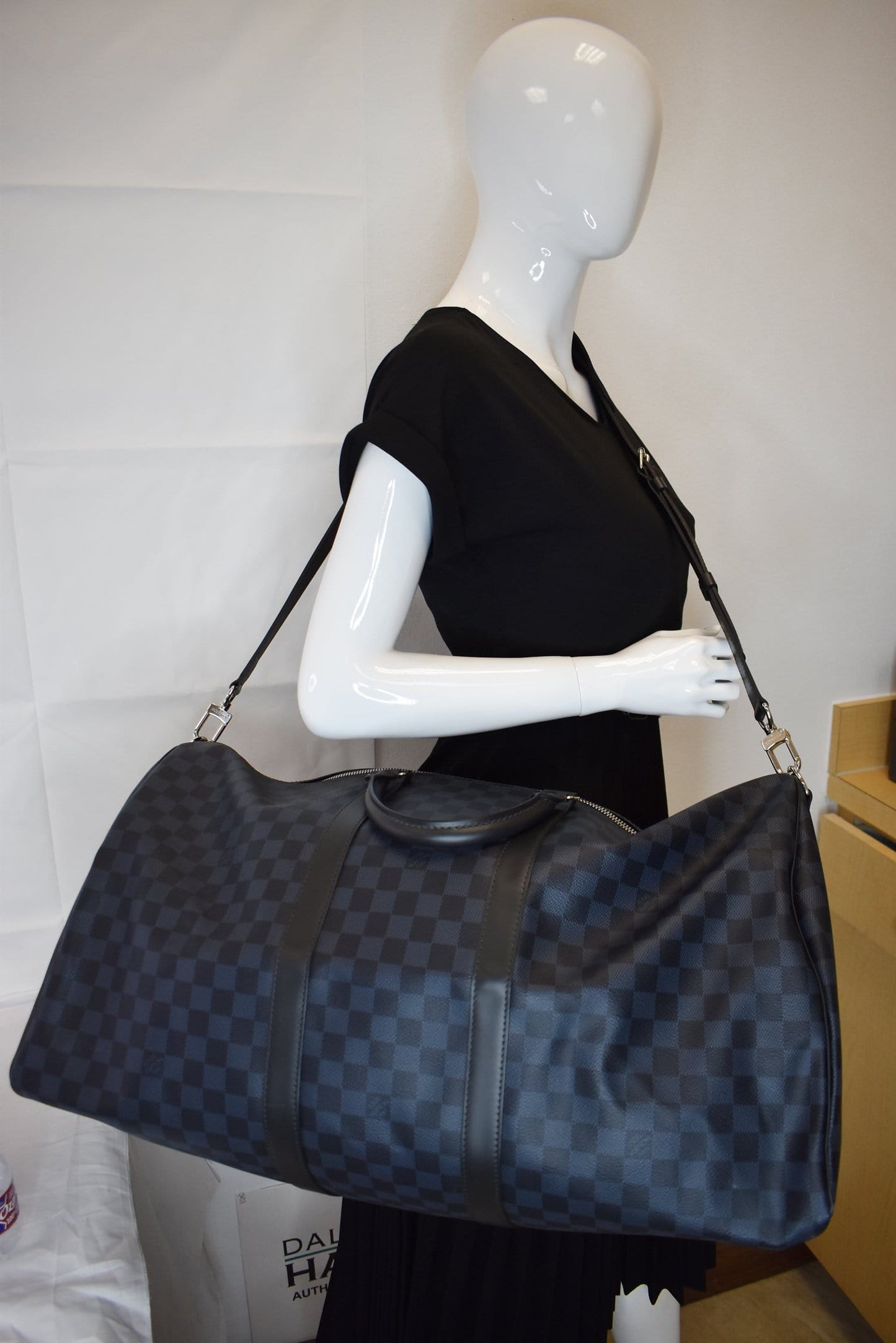 LOUIS VUITTON Keepall Bandouliere 55 Damier Graphite Travel Bag Black