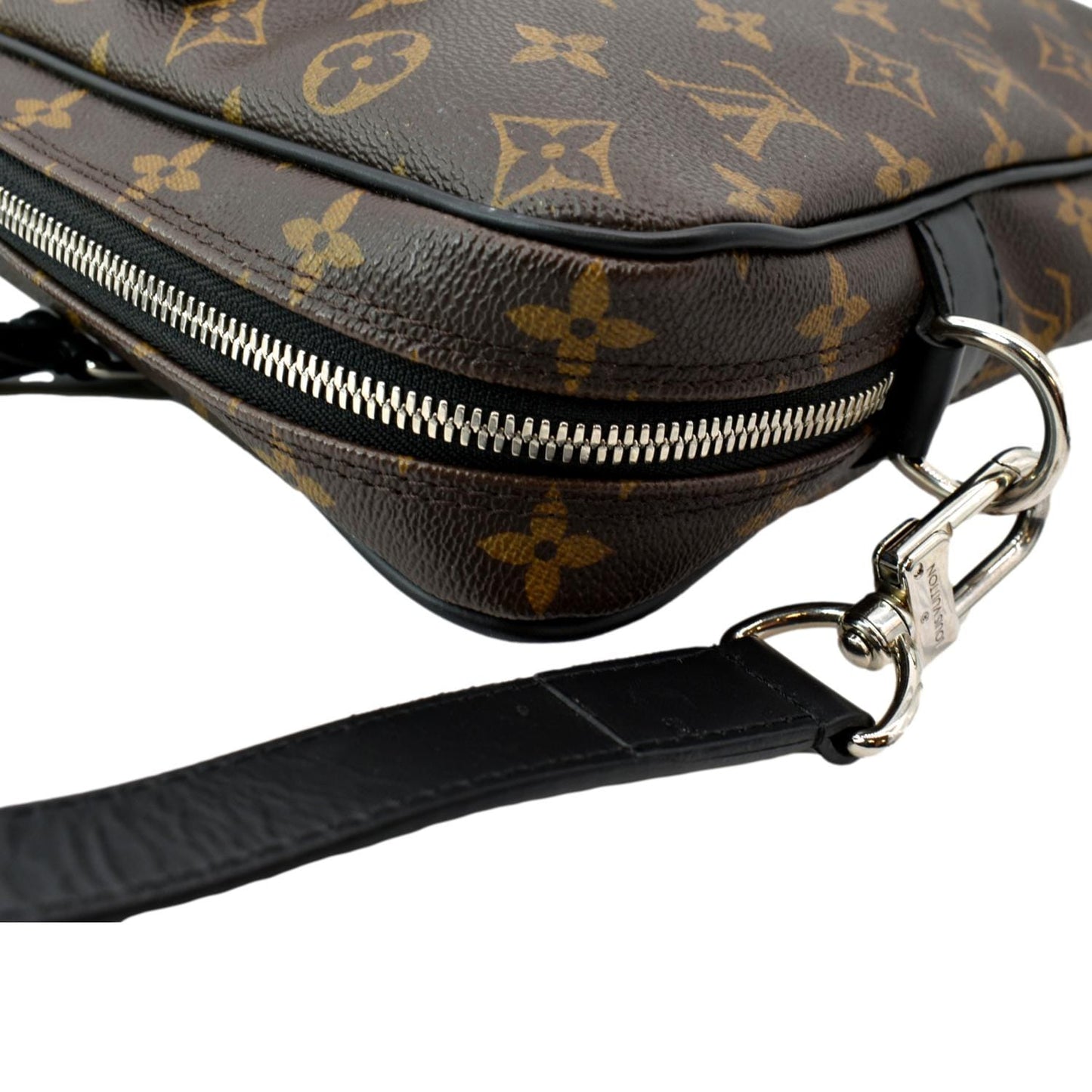 LOUIS VUITTON Porte Documents Voyage Monogram Canvas Briefcase Bag Brown