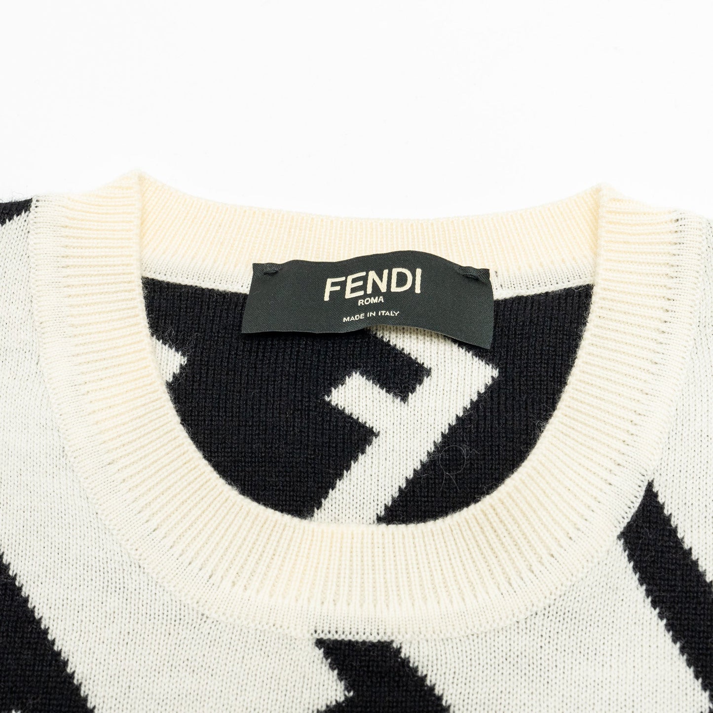 Fendi Size 48 Geometric Sweater Wool White/Black
