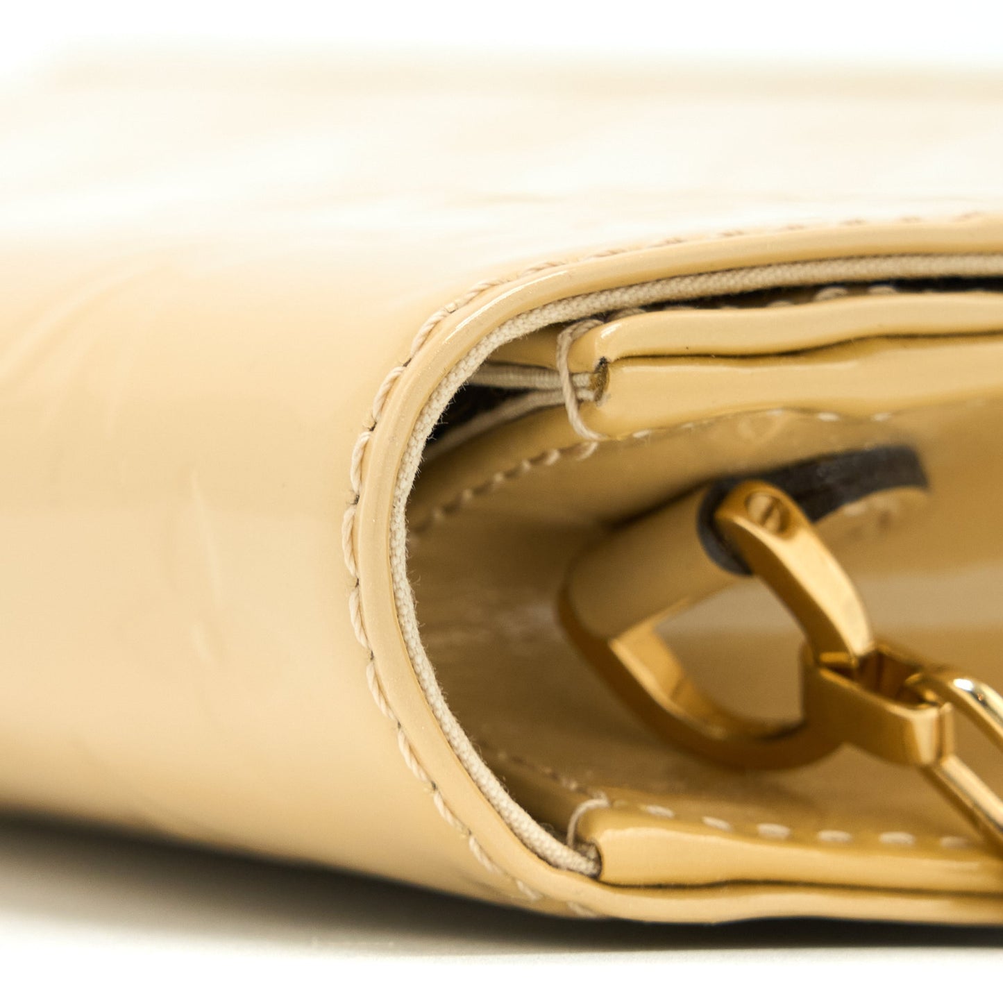 Louis Vuitton Ana Vernis Clutch With Chain Patent Beige