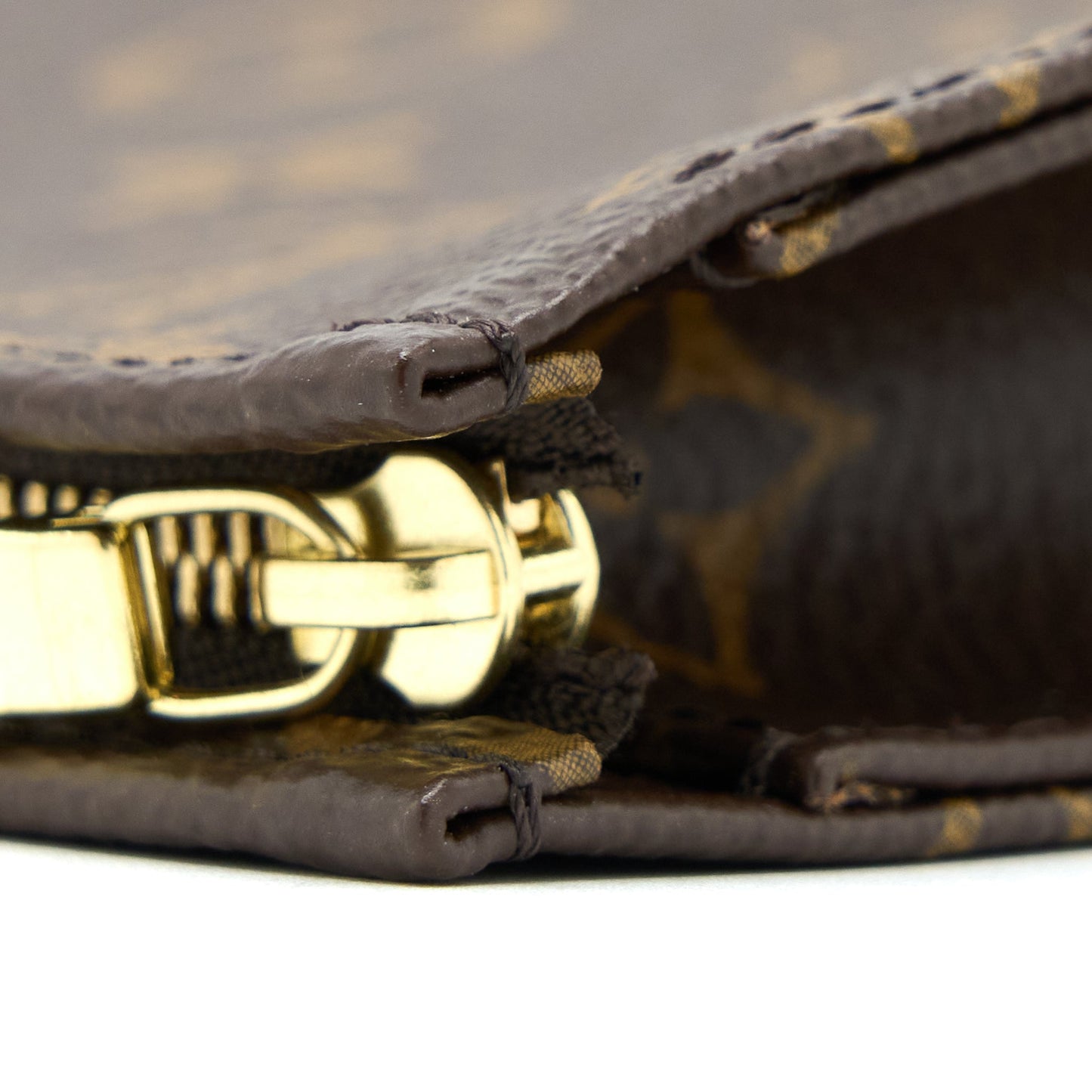 Louis Vuitton Toiletry Pochette 26 Monogram Canvas