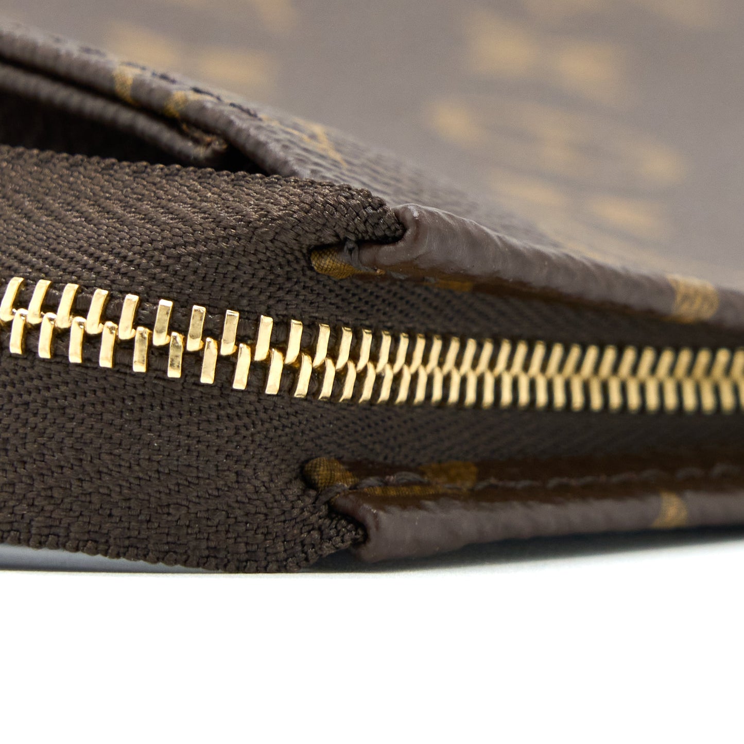 Louis Vuitton Toiletry Pochette 26 Monogram Canvas