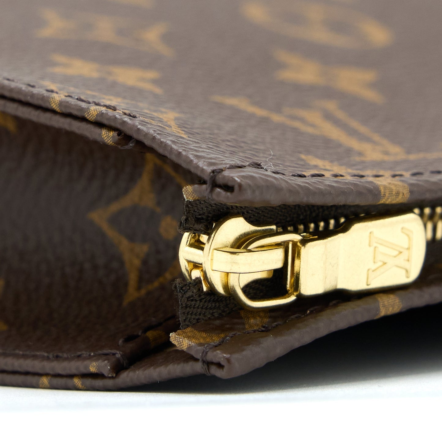 Louis Vuitton Toiletry Pochette 26 Monogram Canvas