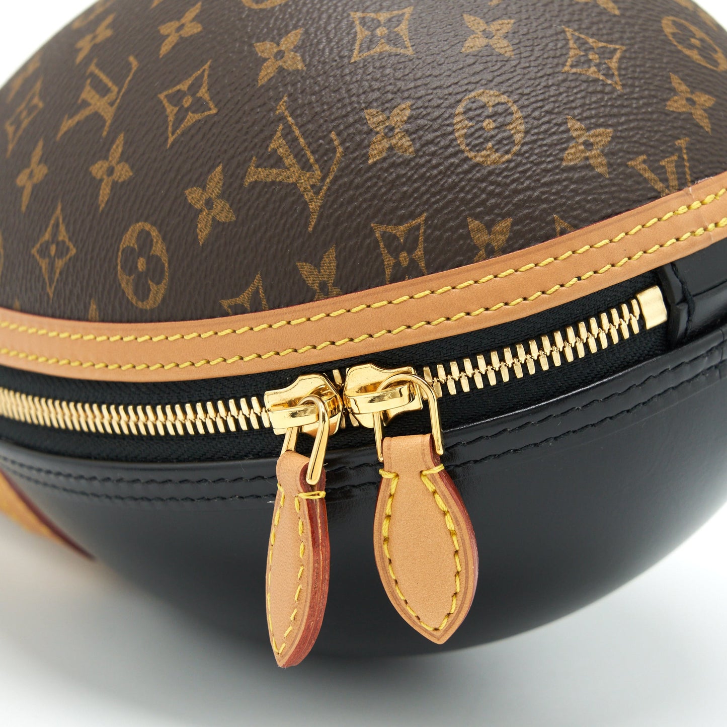 Louis Vuitton Egg Purse Monogram Canvas/Black