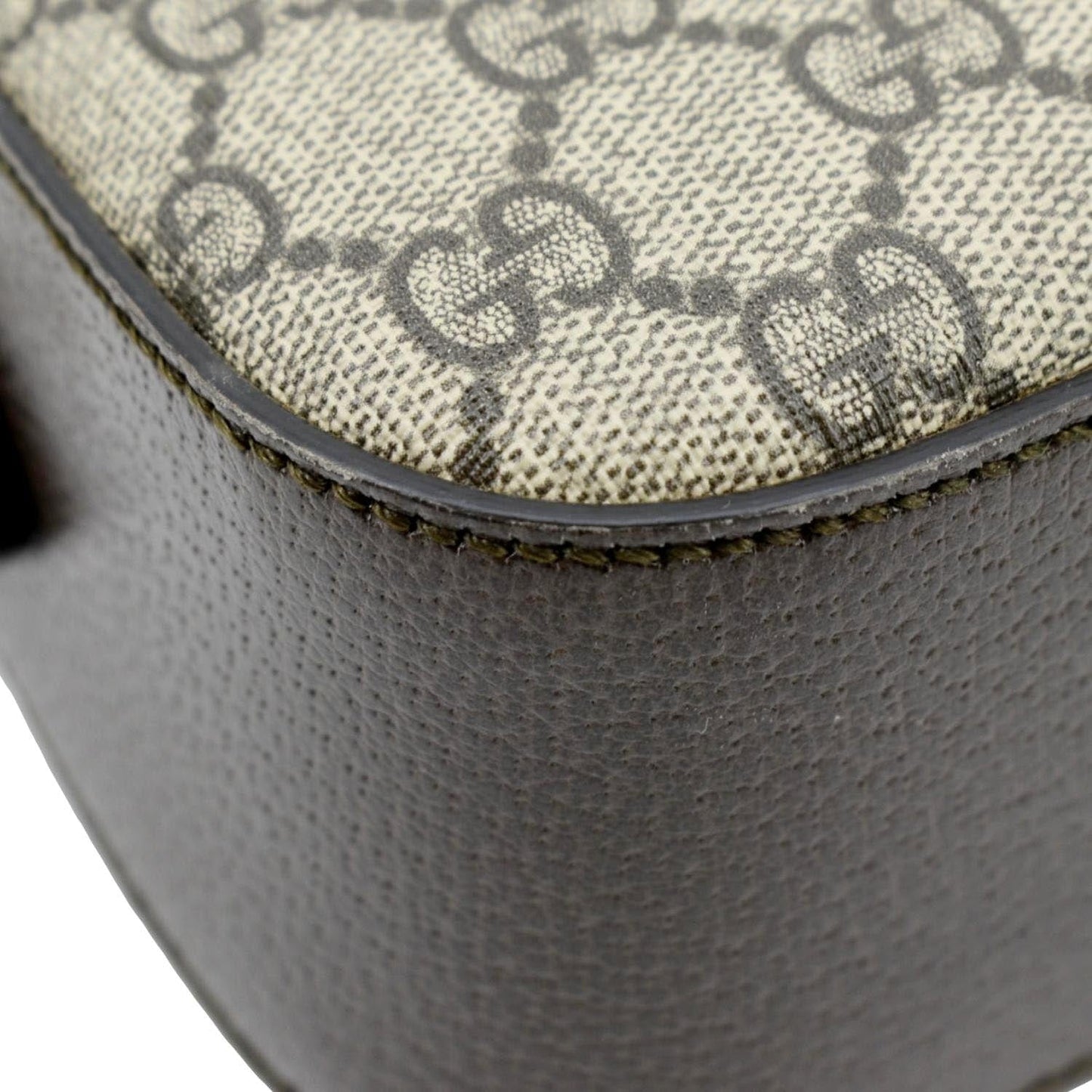 GUCCI Neo Vintage GG Supreme Canvas Messenger Bag Beige 476466