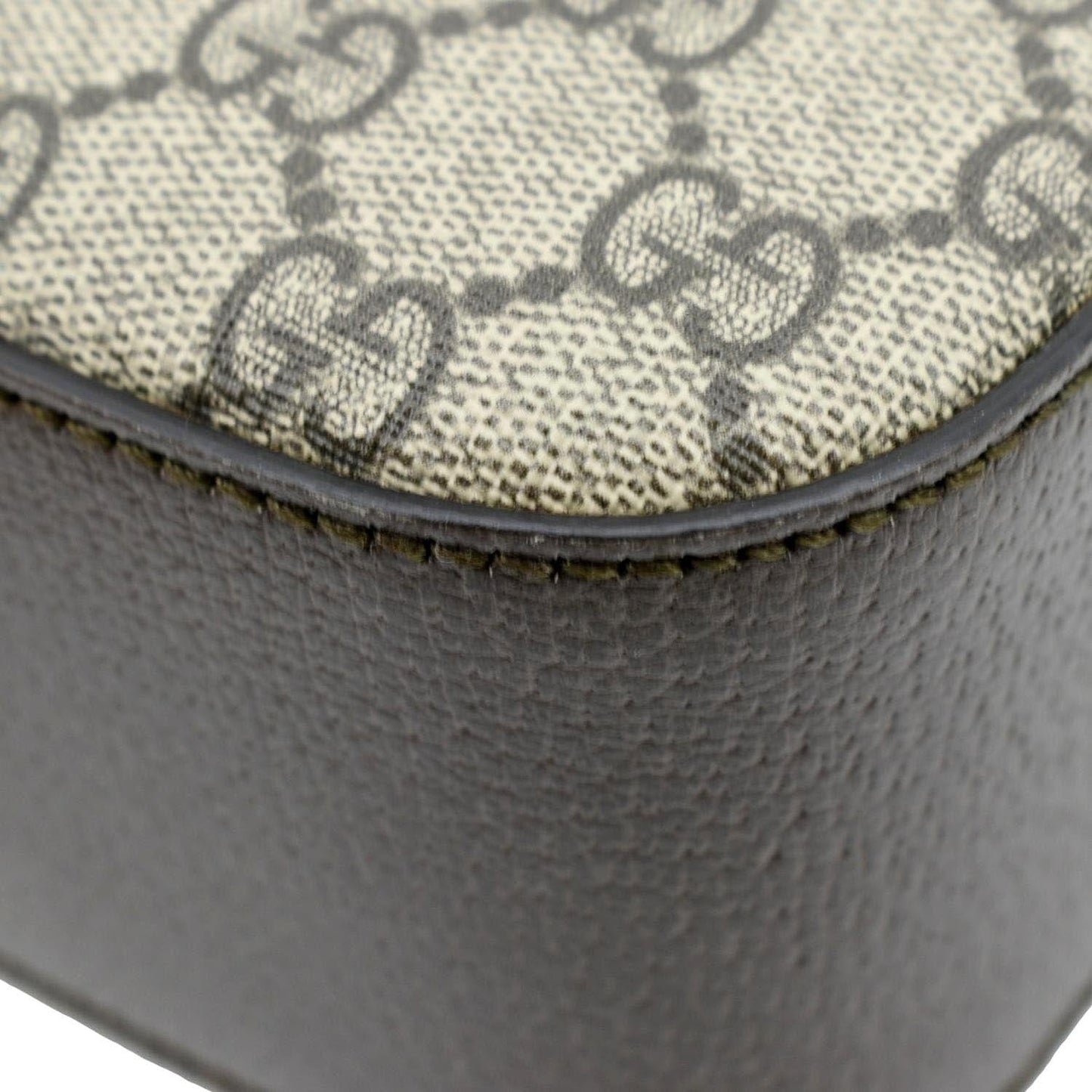 GUCCI Neo Vintage GG Supreme Canvas Messenger Bag Beige 476466