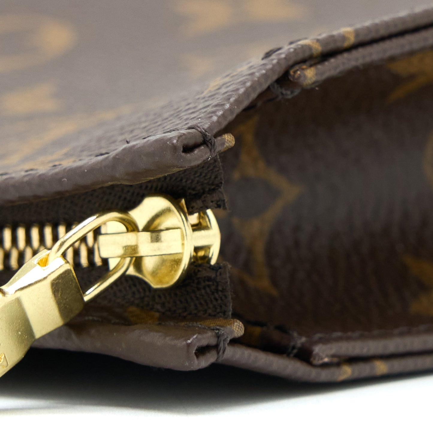 Louis Vuitton Toiletry Pochette 26 Monogram Canvas