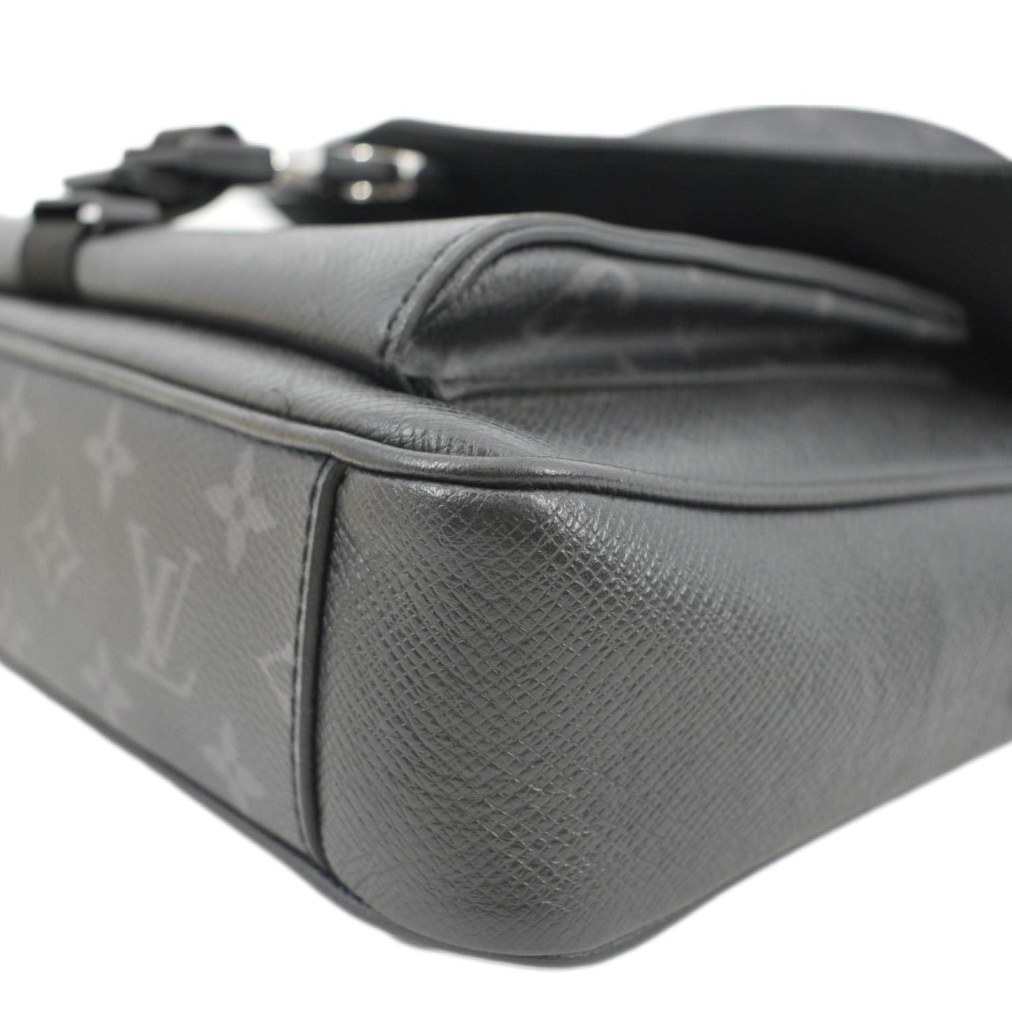LOUIS VUITTON Taigarama Messengerama Monogram Eclipse Messenger Bag Grey