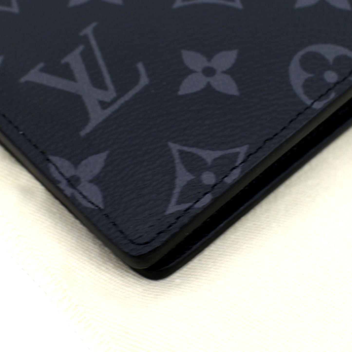 LOUIS VUITTON Monogram Eclipse Canvas Multiple Wallet Black/Grey