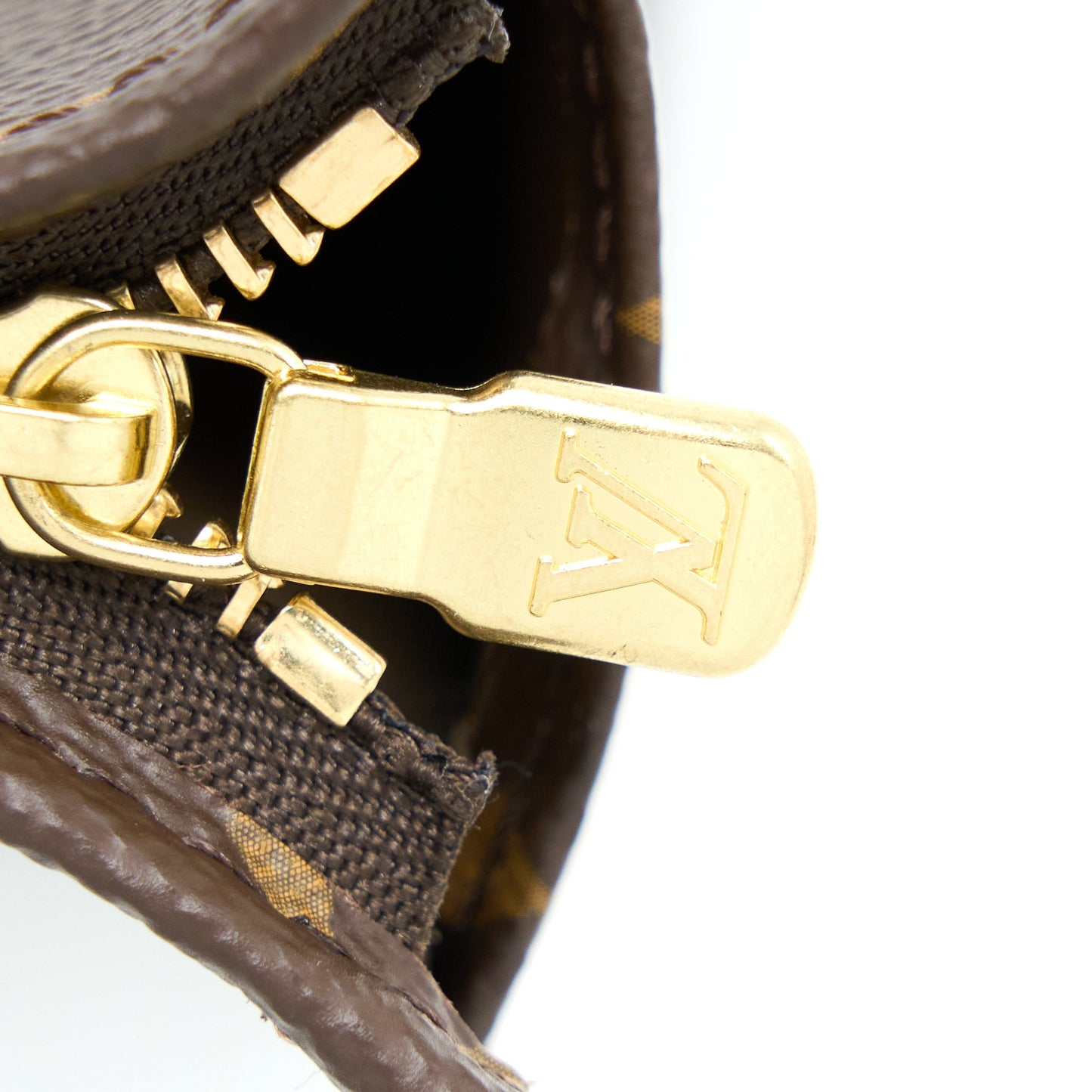 Louis Vuitton Toiletry Pochette 26 Monogram Canvas