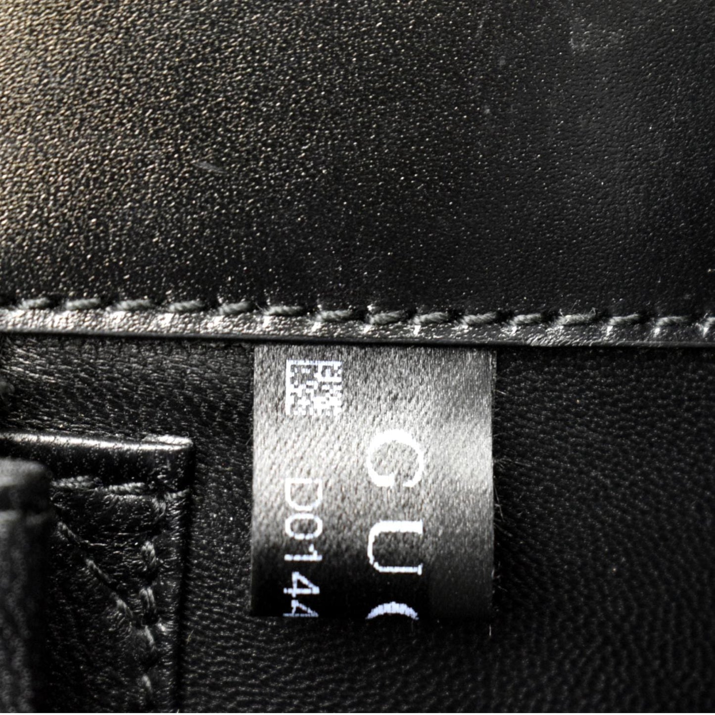 GUCCI Lady Buckle Leather Clutch Black 323653