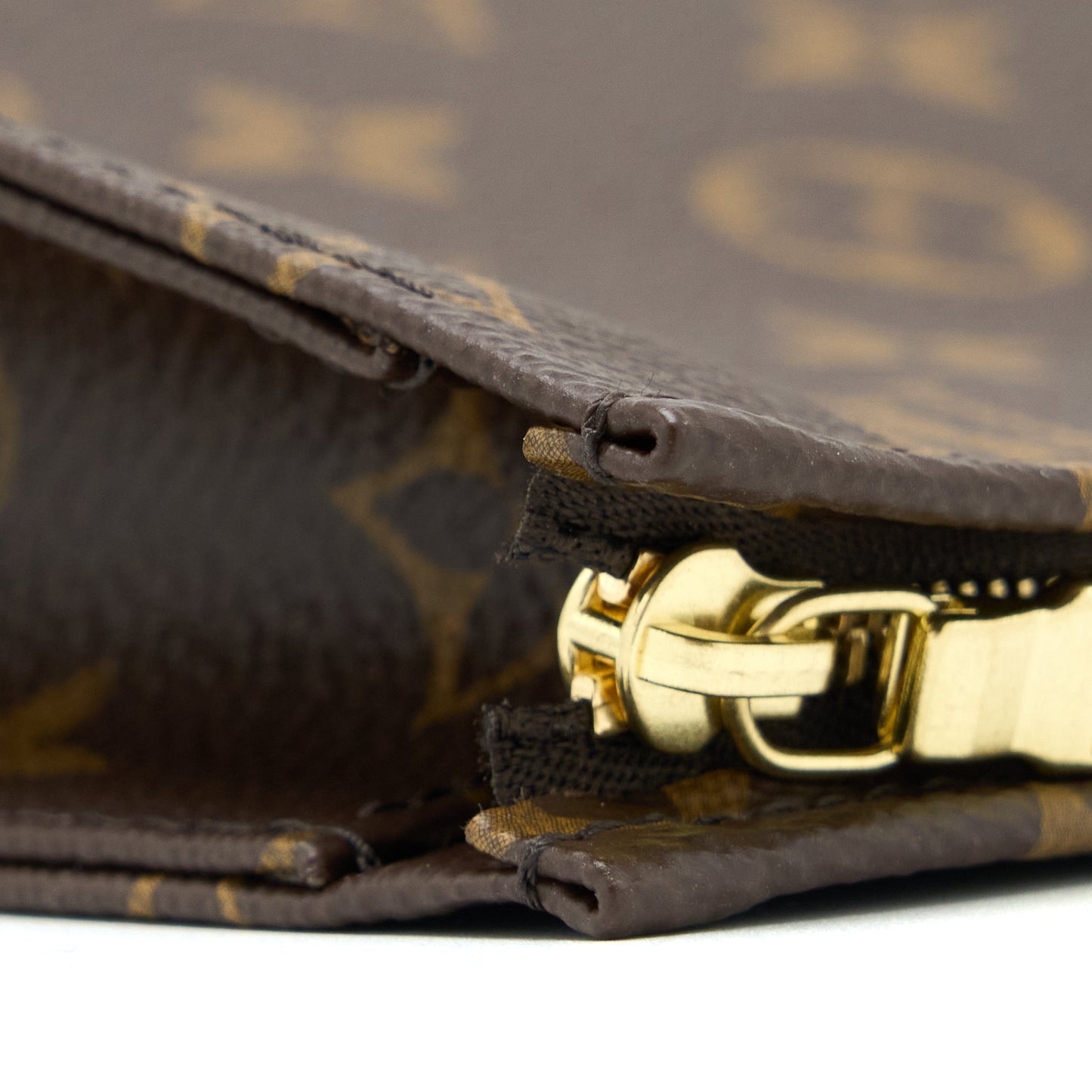 Louis Vuitton Toiletry Pochette 26 Monogram Canvas