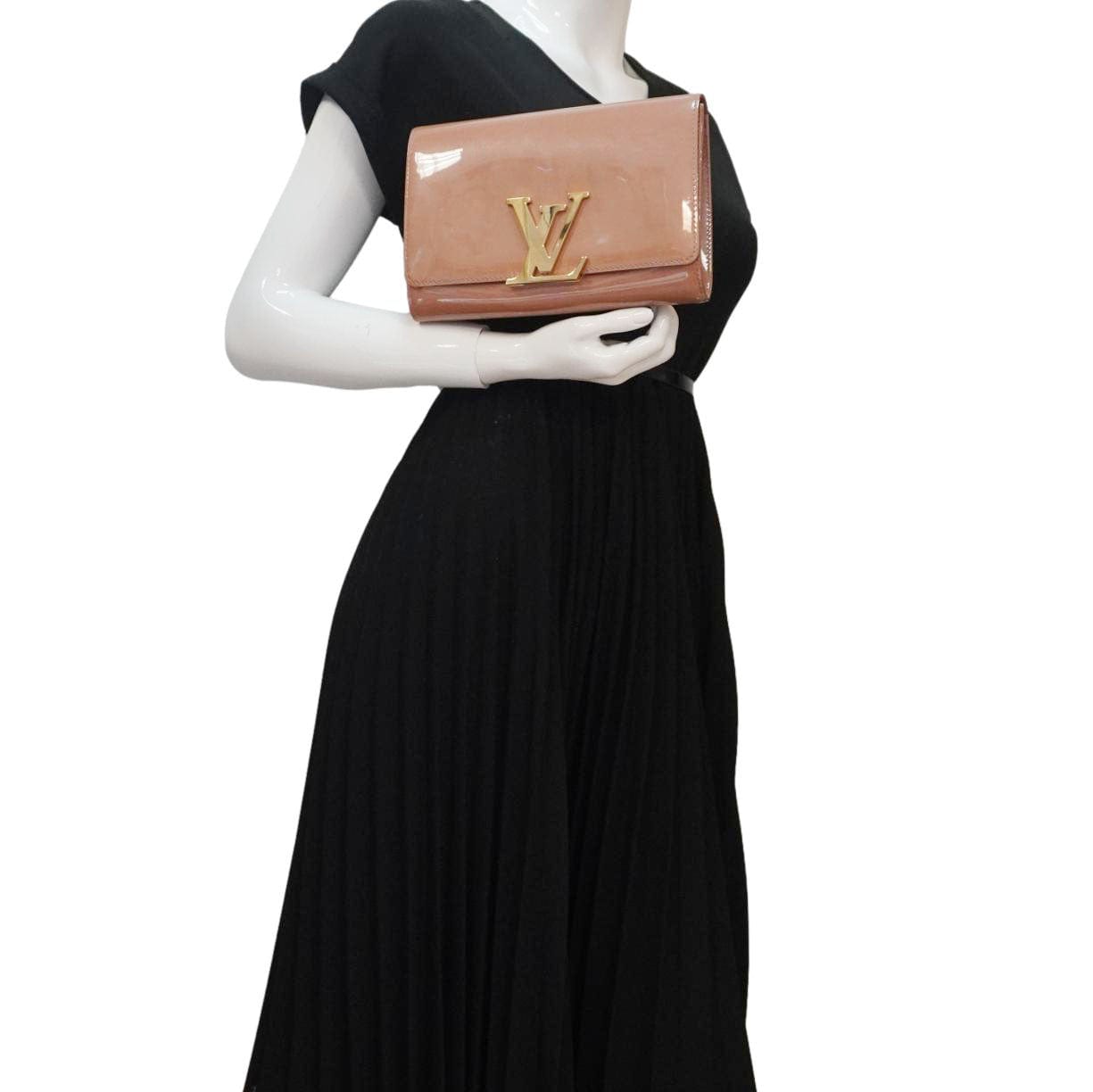 LOUIS VUITTON Louise Vernis Leather Clutch Tan