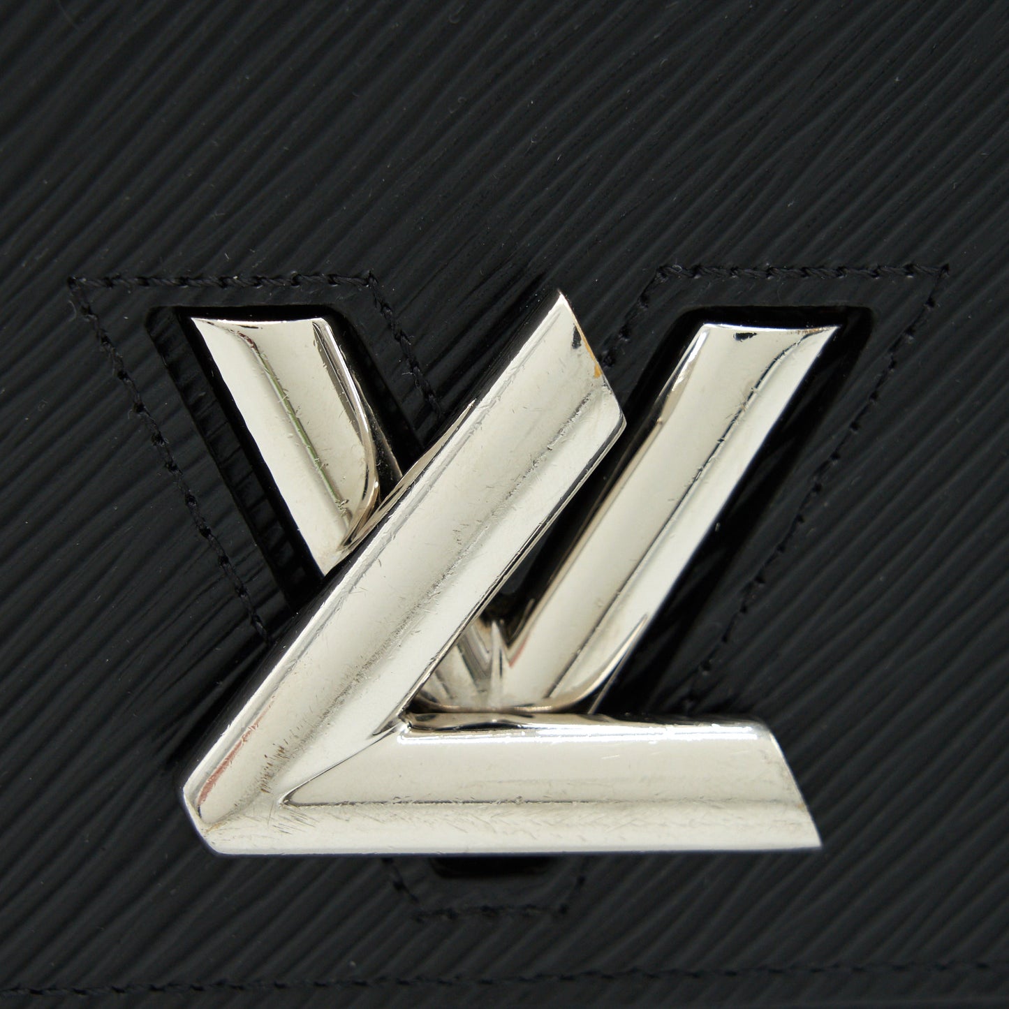 Louis Vuitton Twist Wallet on Chain black SHW epi leather