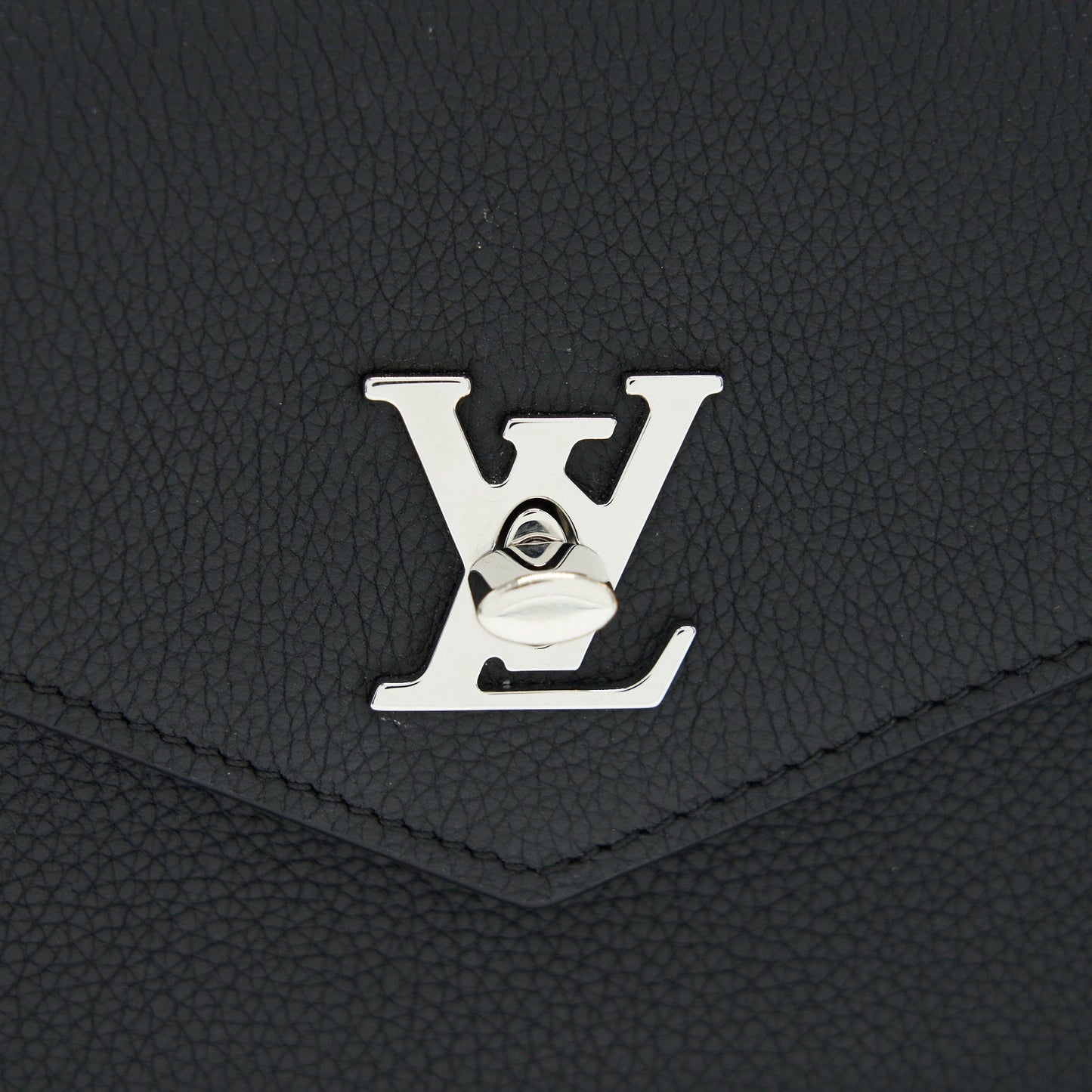 LOUIS VUITTON MYLOCKME Chain Pochette In Black