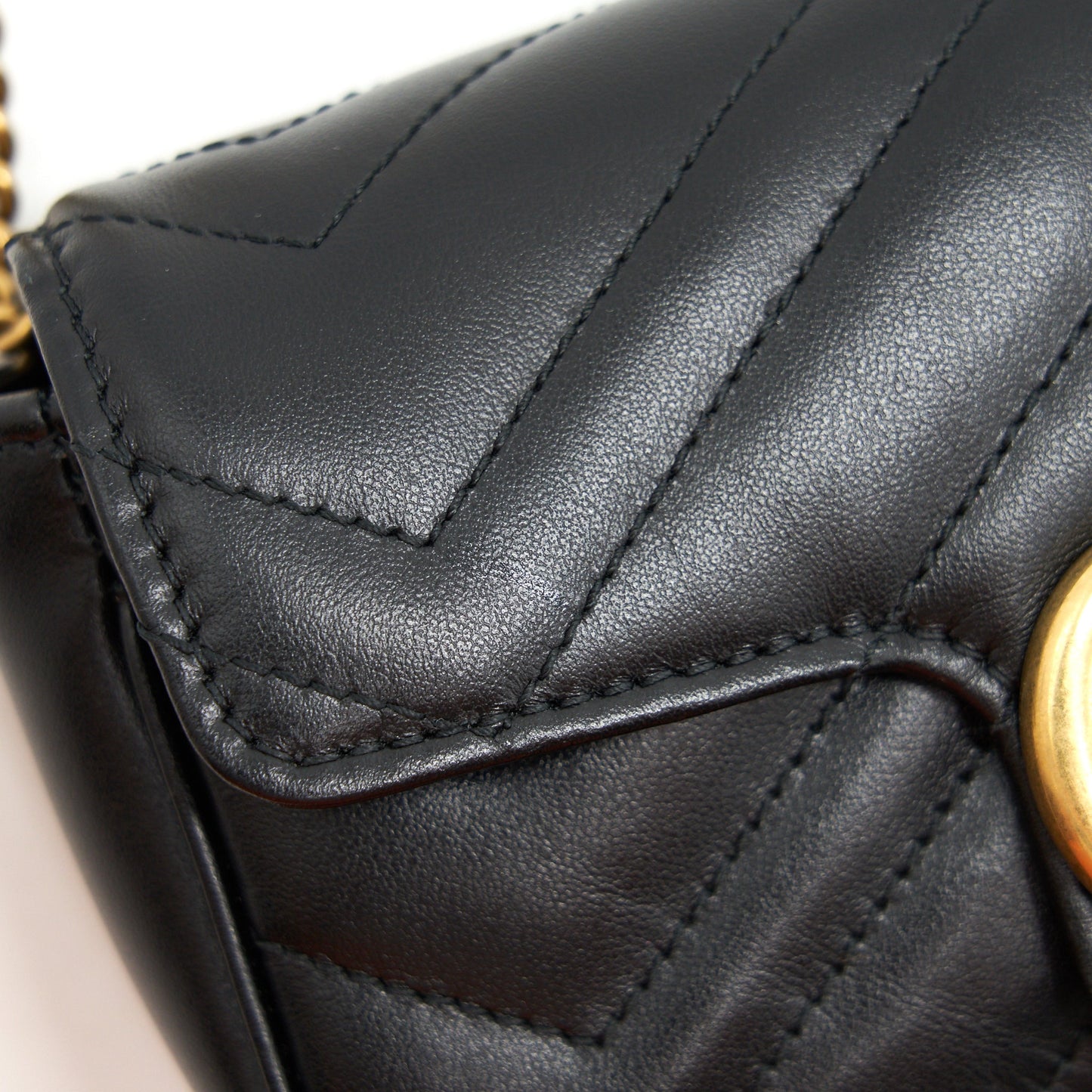 GUCCI GG MARMONT SUPER MINI LEATHER BAG IN BLACK