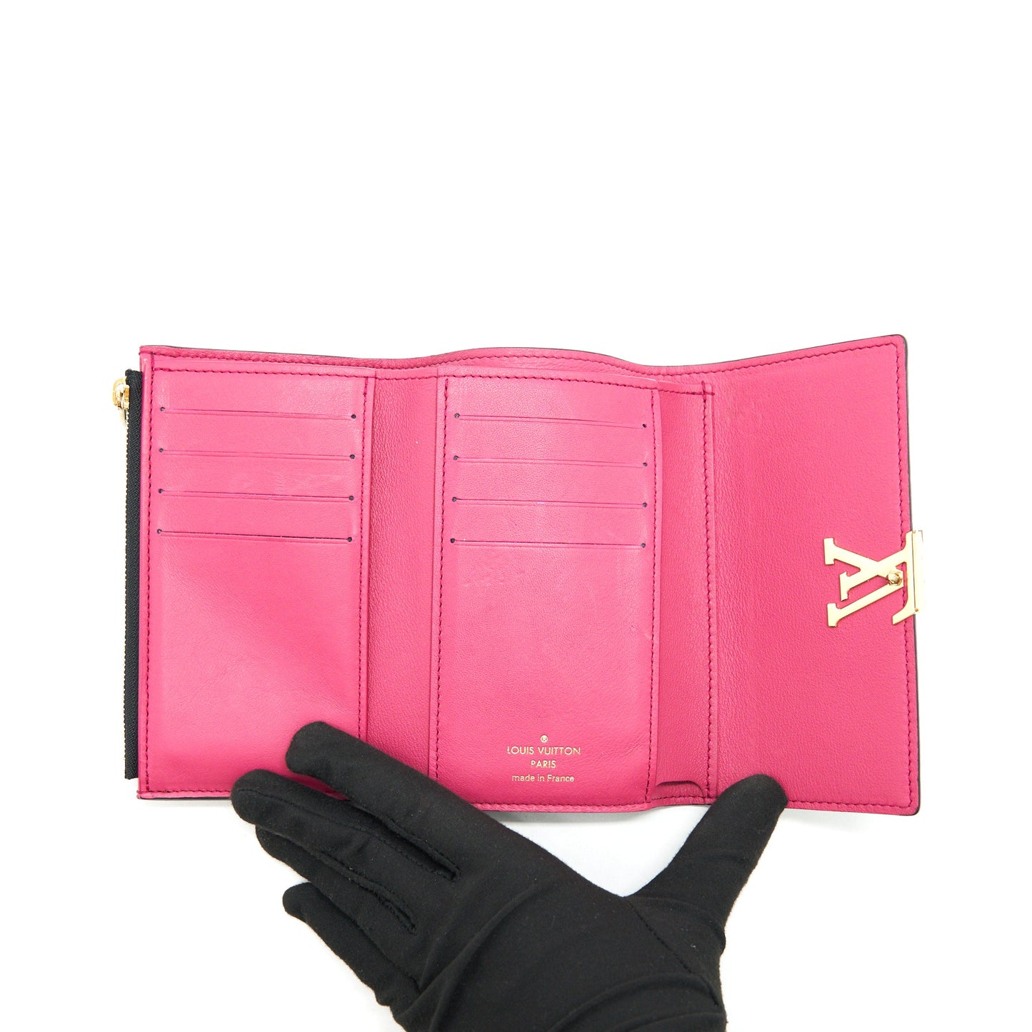 LOUIS VUITTON CAPUCINES COMPACT WALLET IN BLACK