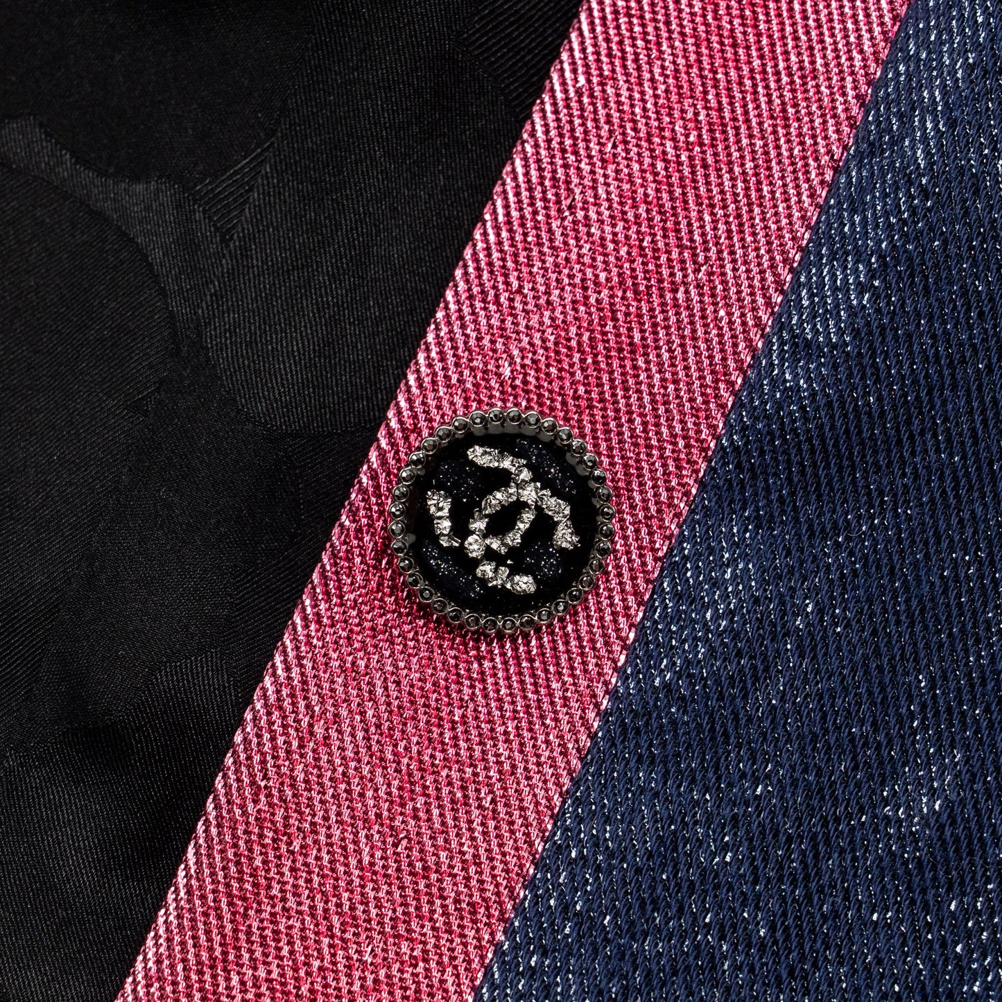 Chanel Size 36 22K CC Button Top Wool/Polyamide Metallic Navy Blue/Pink